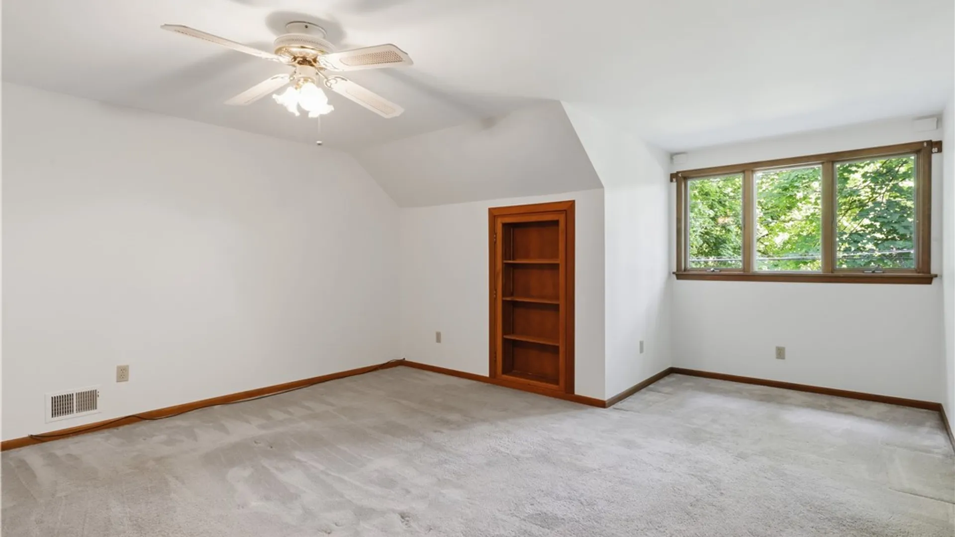 Property at 33 Scotch Lane, Irondequoit, NY 14617 31