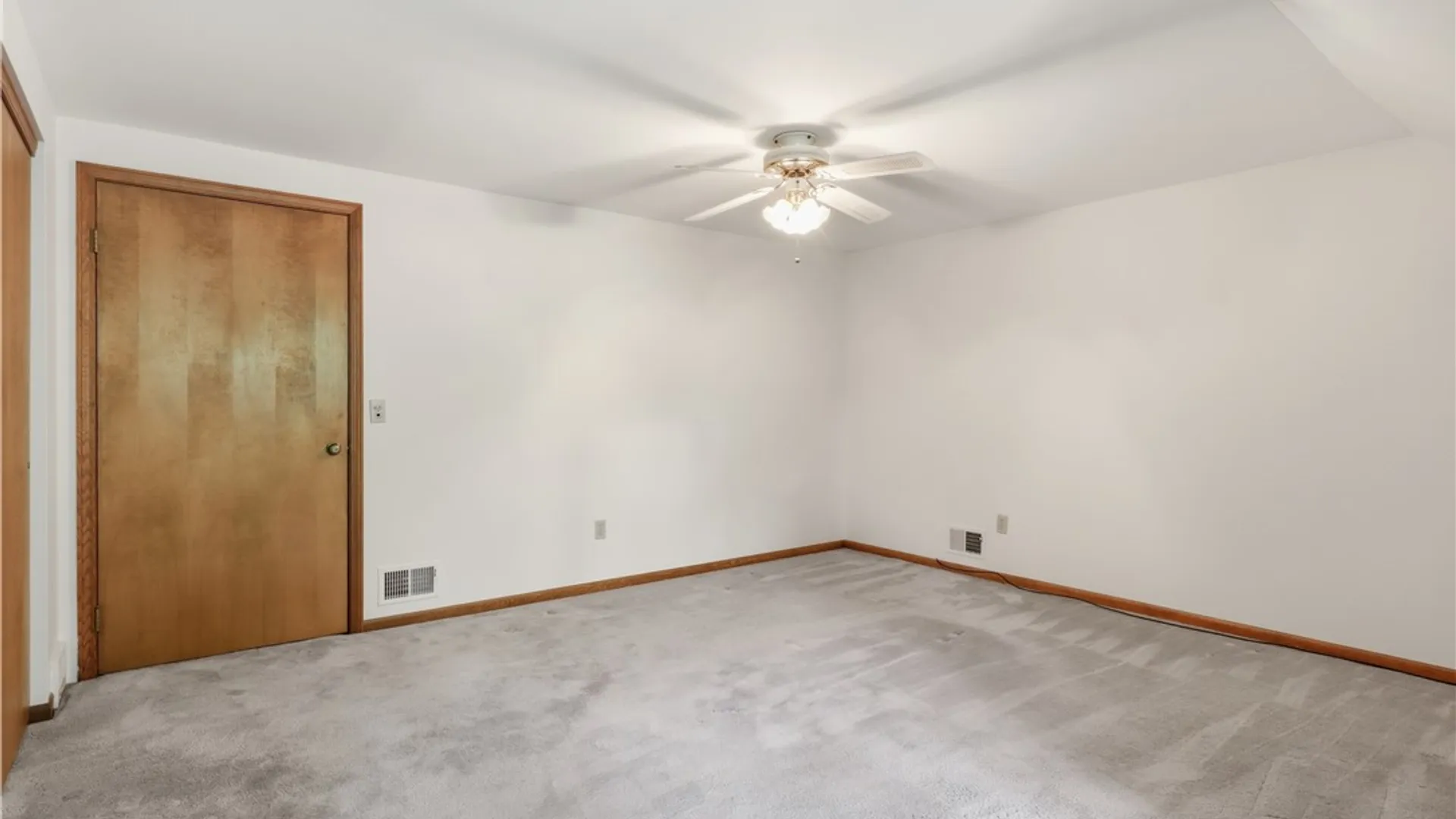 Property at 33 Scotch Lane, Irondequoit, NY 14617 32