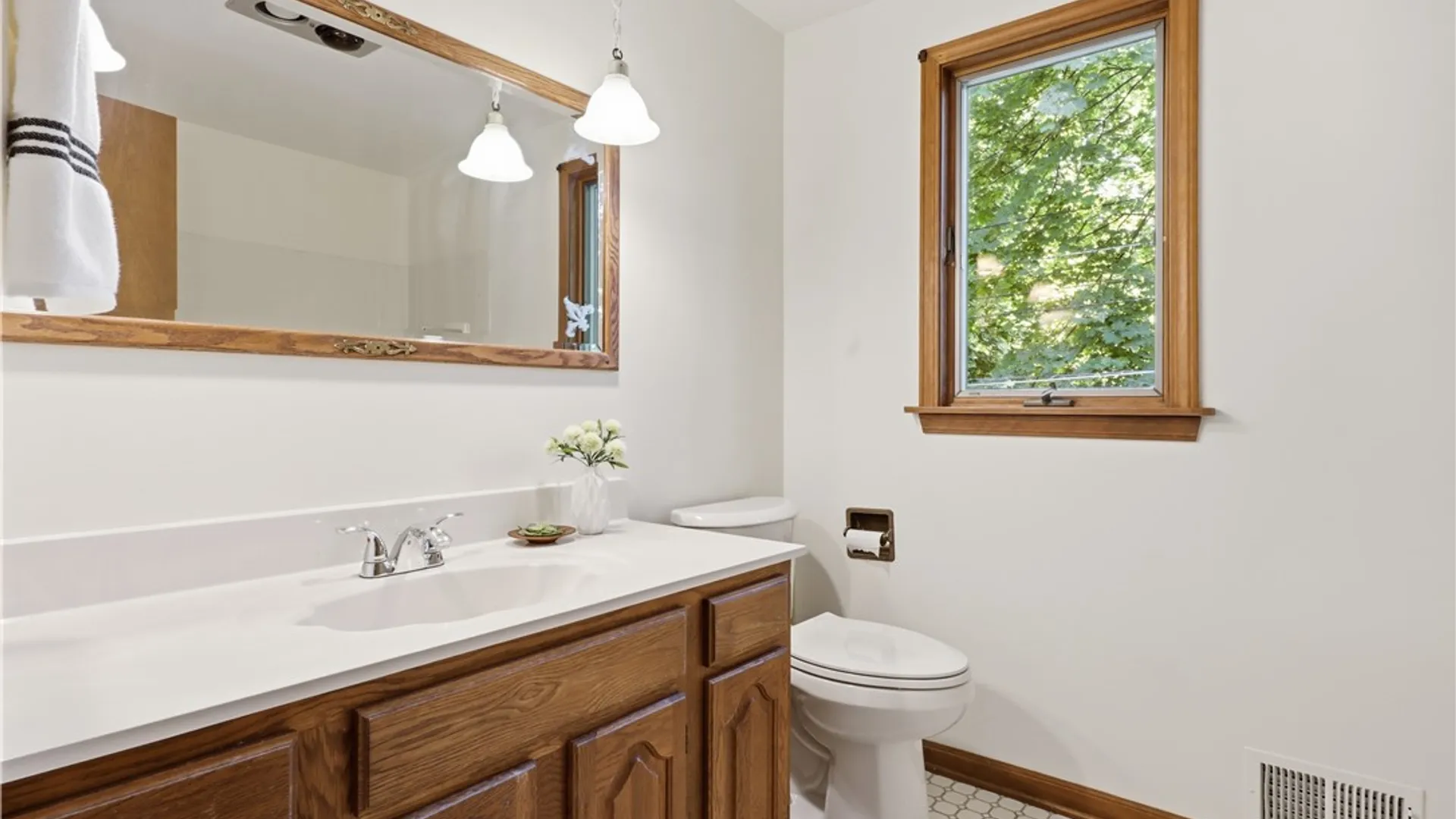 Property at 33 Scotch Lane, Irondequoit, NY 14617 38