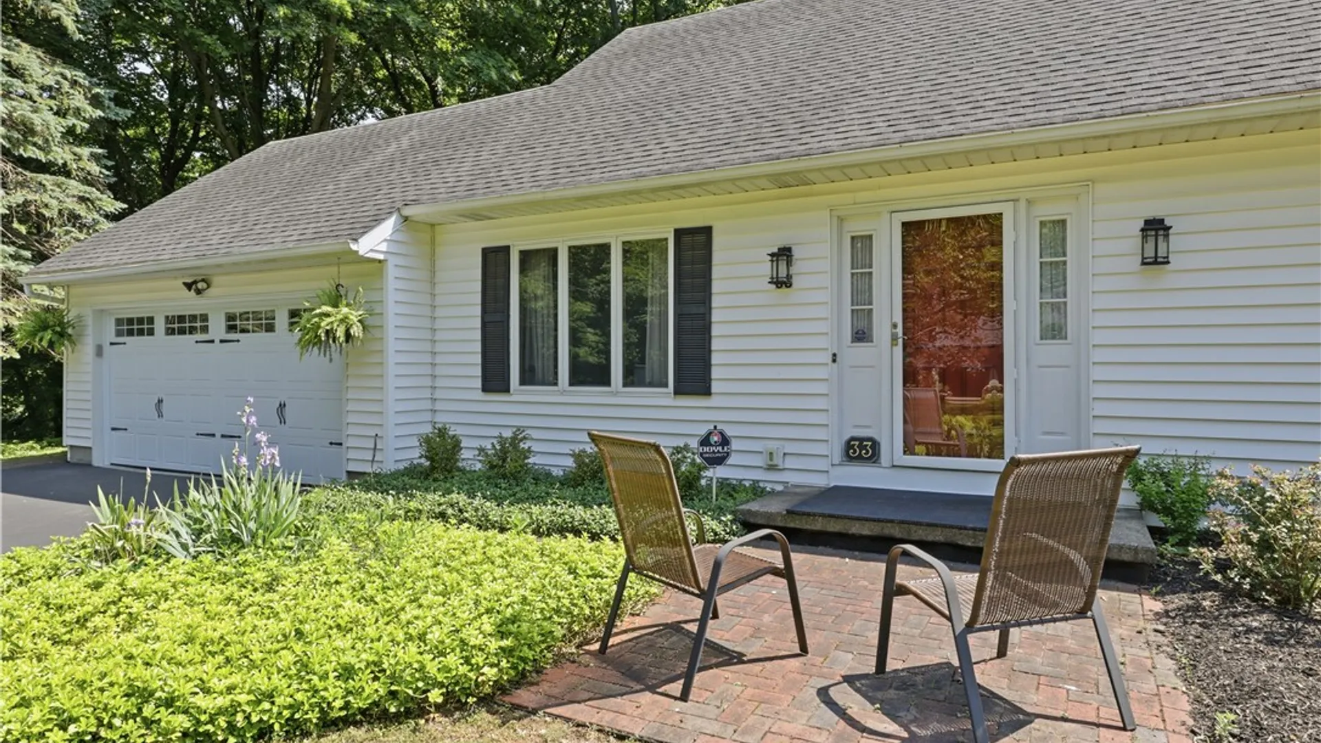 Property at 33 Scotch Lane, Irondequoit, NY 14617 4