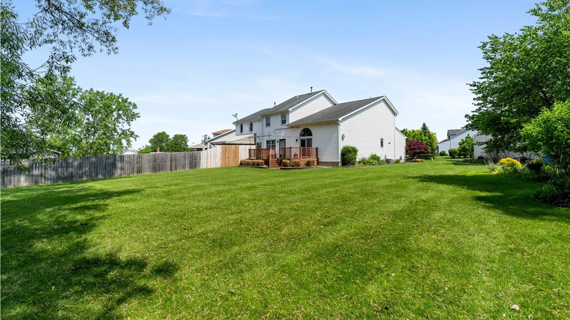 Property at 43 Eagle Terrace, Lancaster, NY 14043 33