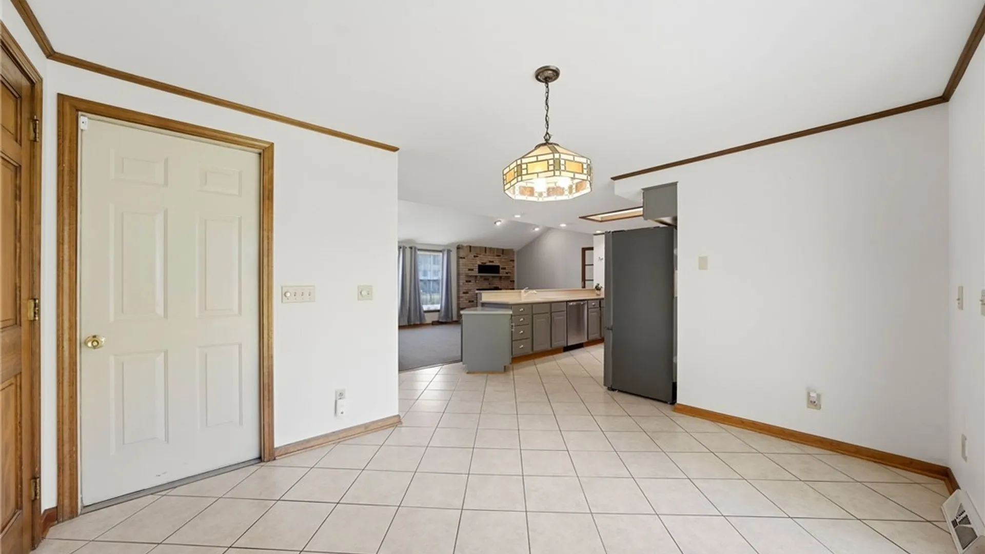 Property at 535 Seneca Creek Road, West Seneca, NY 14224 14