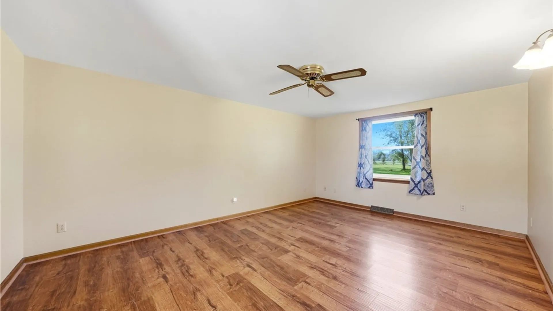 Property at 535 Seneca Creek Road, West Seneca, NY 14224 20