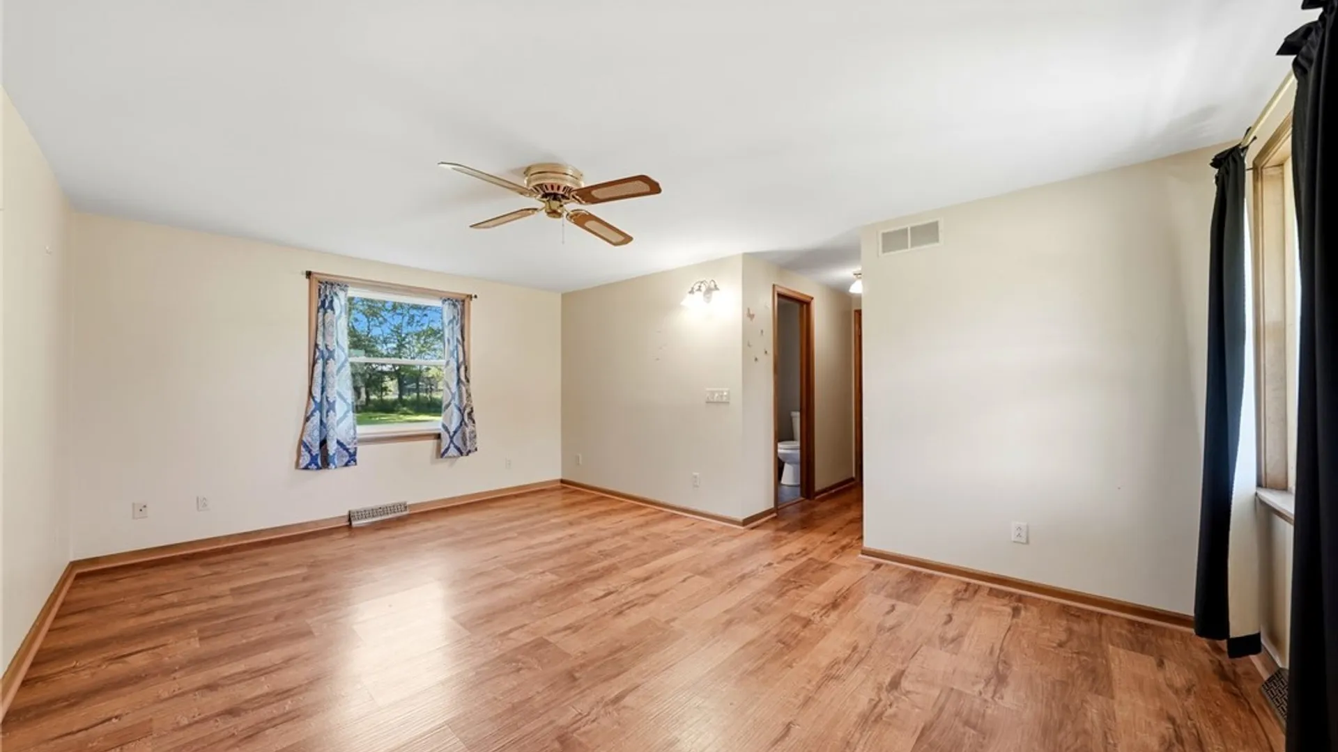 Property at 535 Seneca Creek Road, West Seneca, NY 14224 22