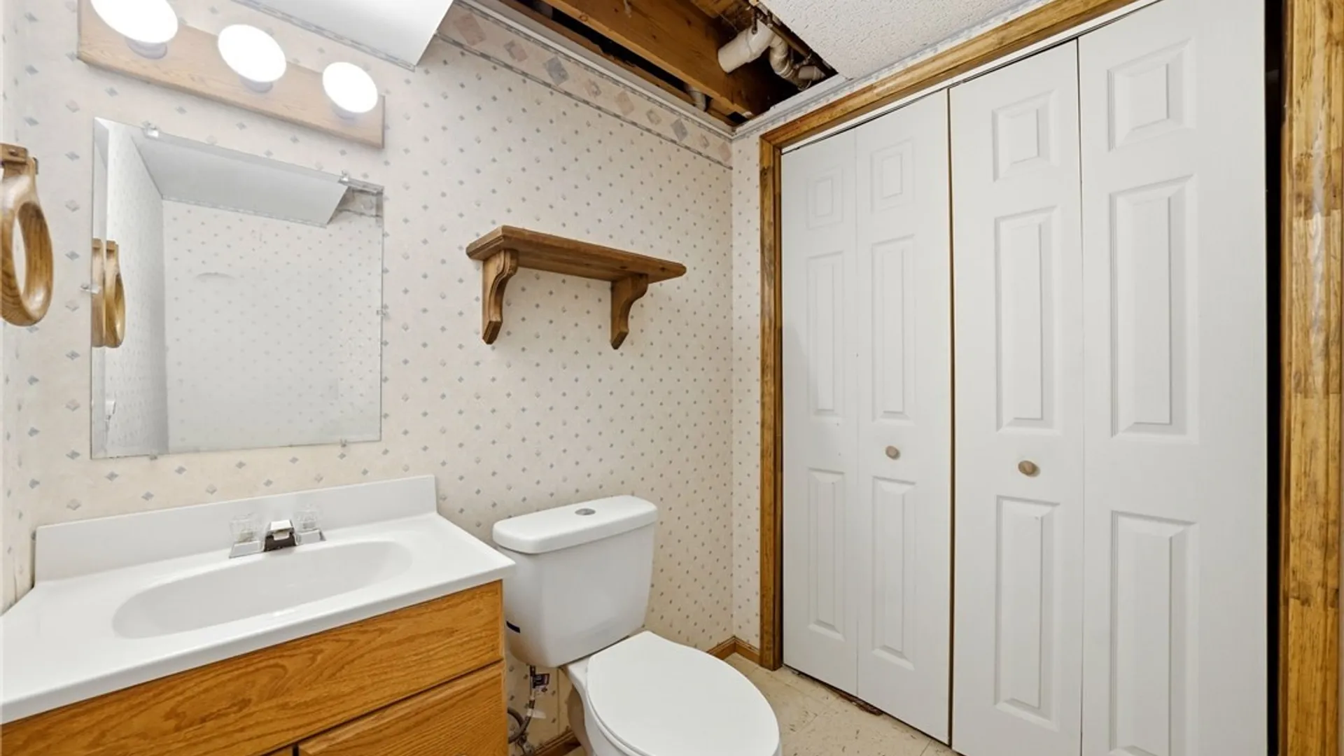 Property at 535 Seneca Creek Road, West Seneca, NY 14224 35