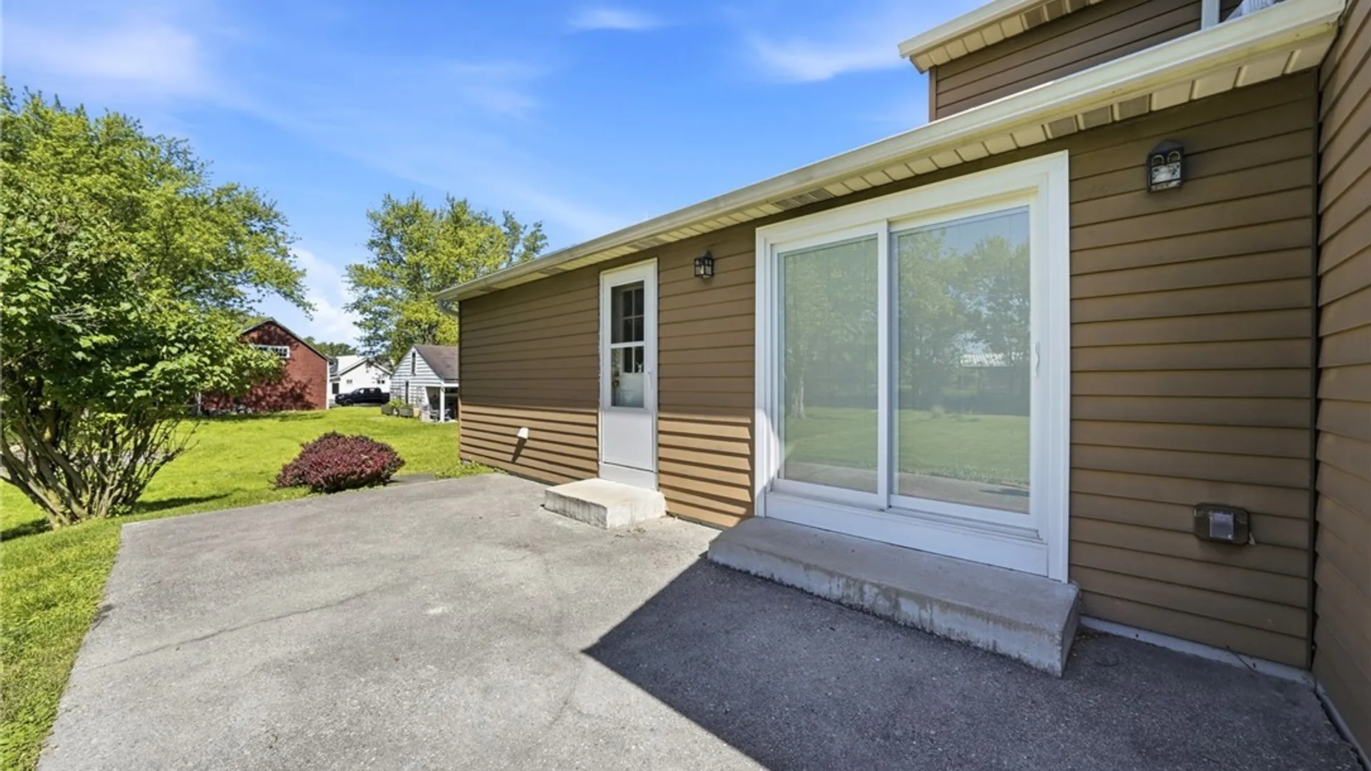 Property at 535 Seneca Creek Road, West Seneca, NY 14224 41