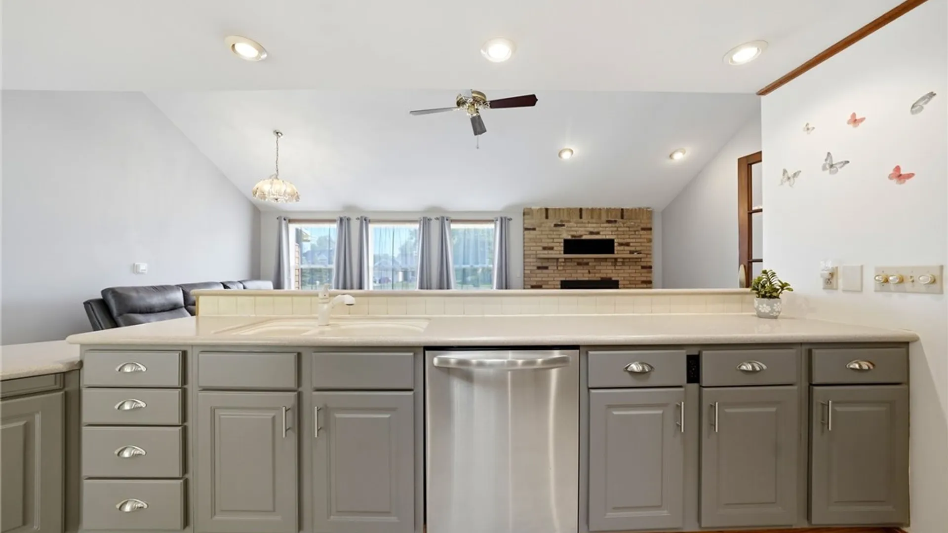 Property at 535 Seneca Creek Road, West Seneca, NY 14224 5