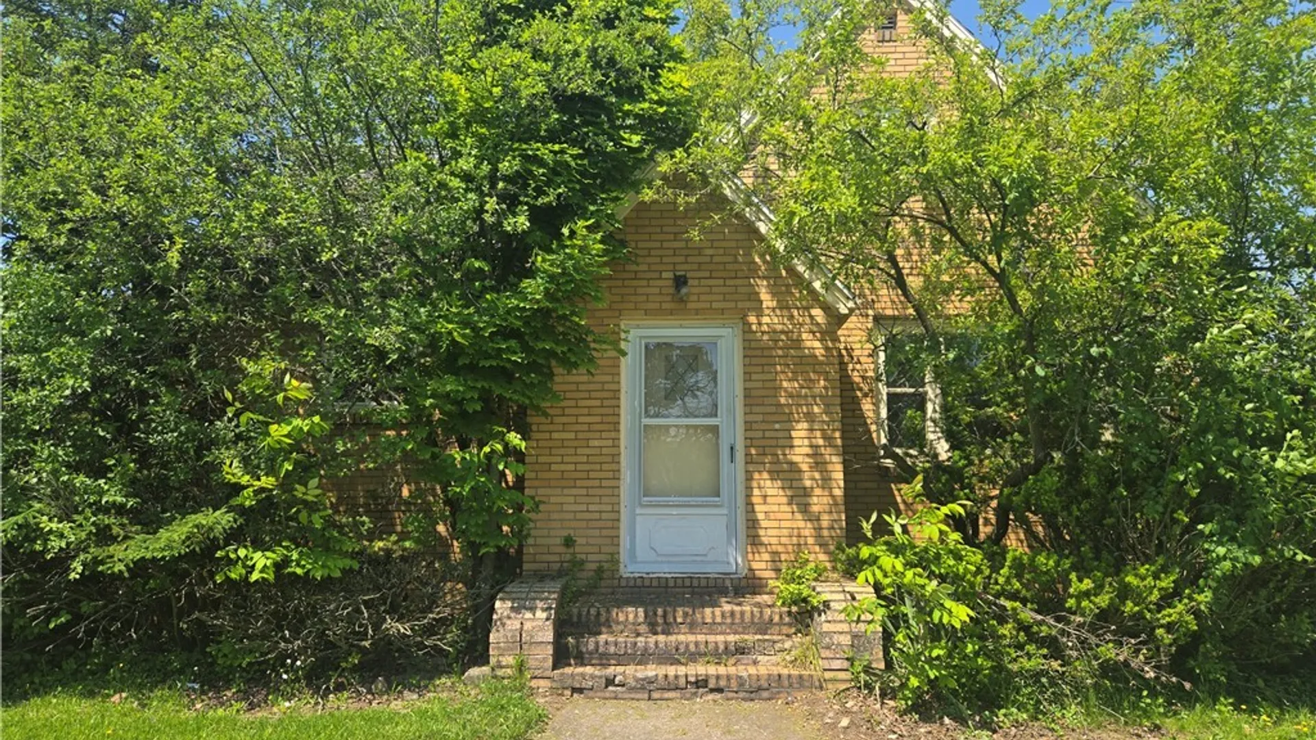 Property at 60 Rosewood Terrace, Cheektowaga, NY 14225 2