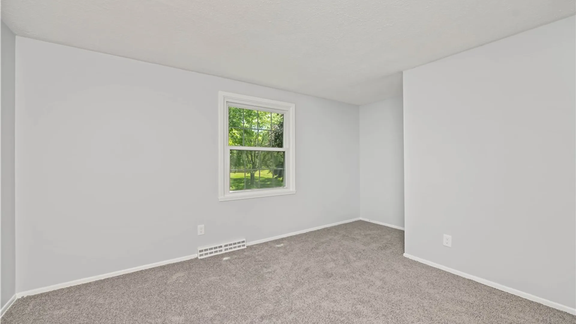 Property at 72 Boxwood Lane, Perinton, NY 14450 20