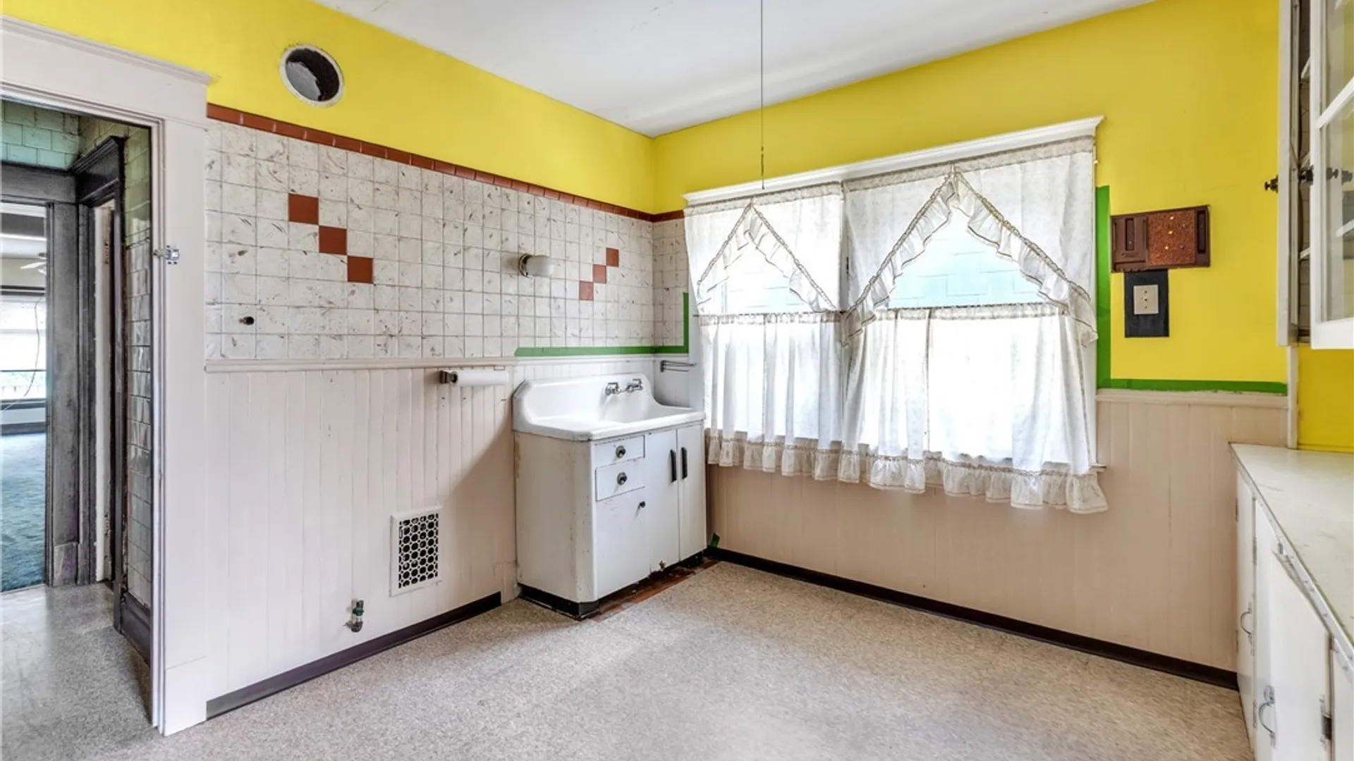 Property at 153 Good Avenue, Buffalo, NY 14220 11