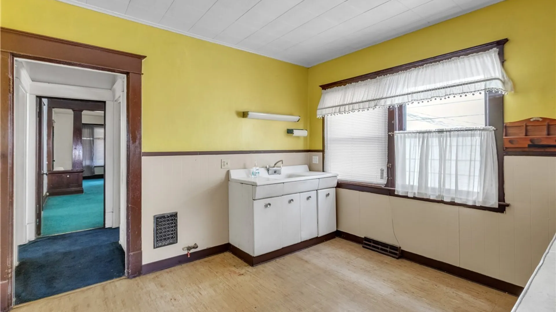 Property at 153 Good Avenue, Buffalo, NY 14220 8