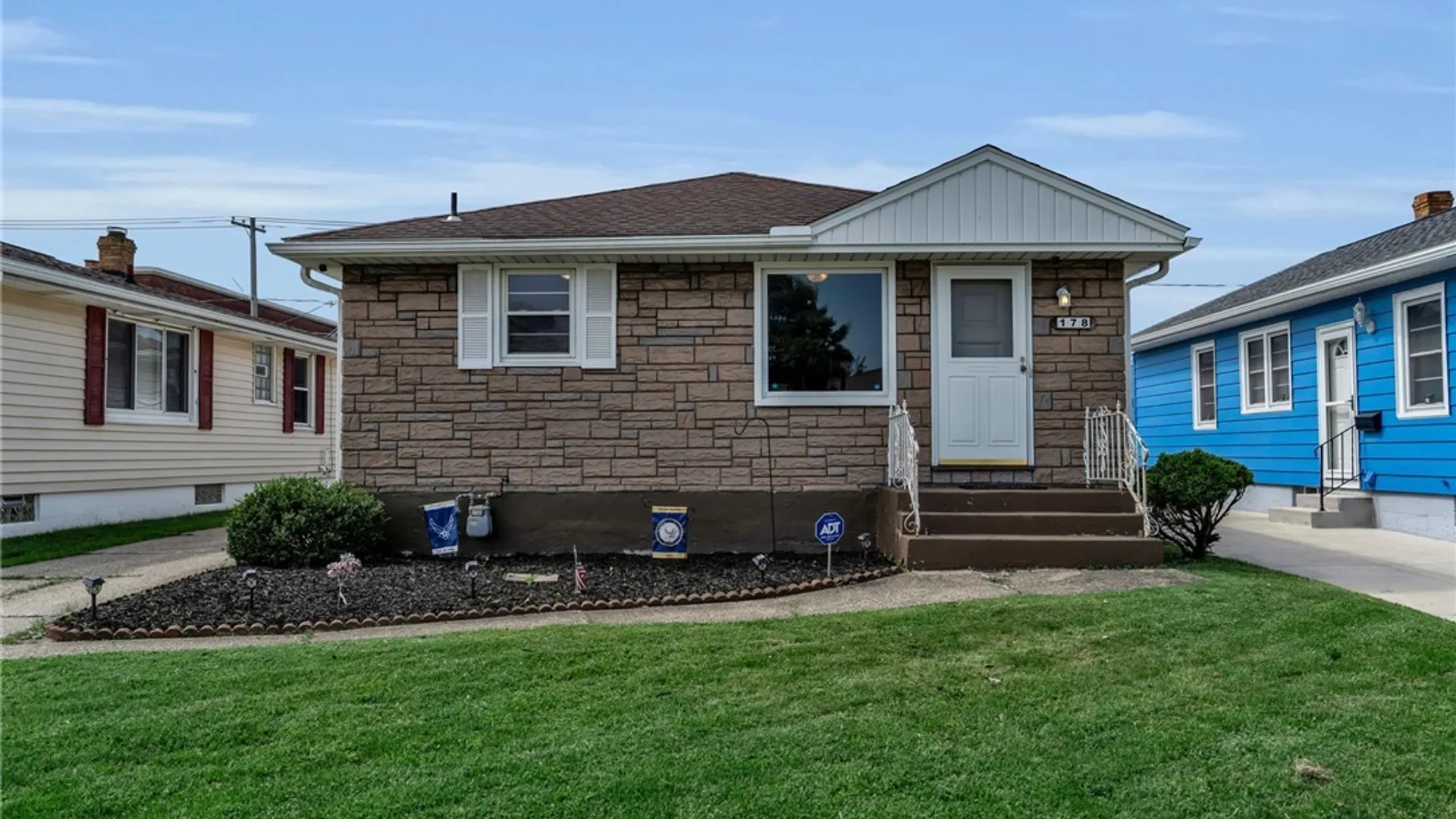 Property at 178 Oakridge Avenue, Tonawanda, NY 14217 2