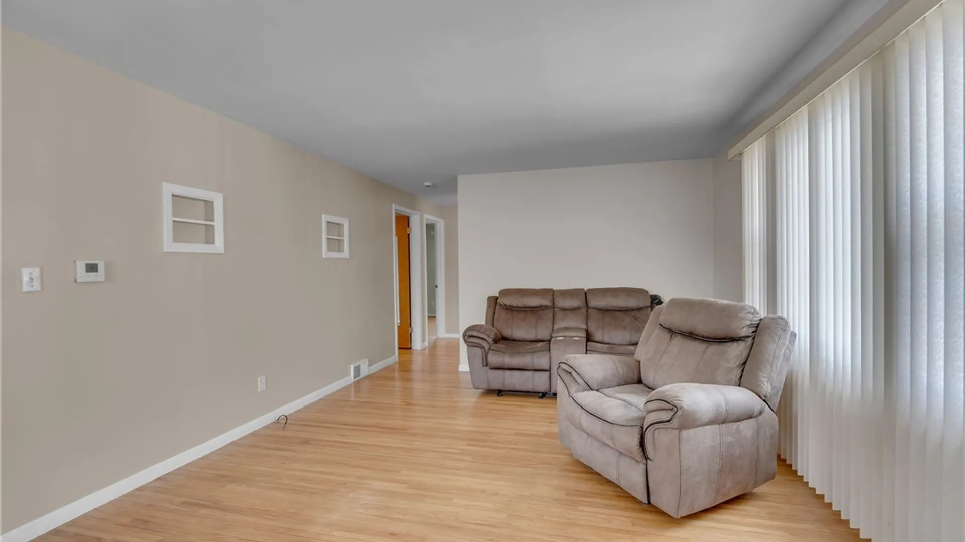 Property at 178 Oakridge Avenue, Tonawanda, NY 14217 8