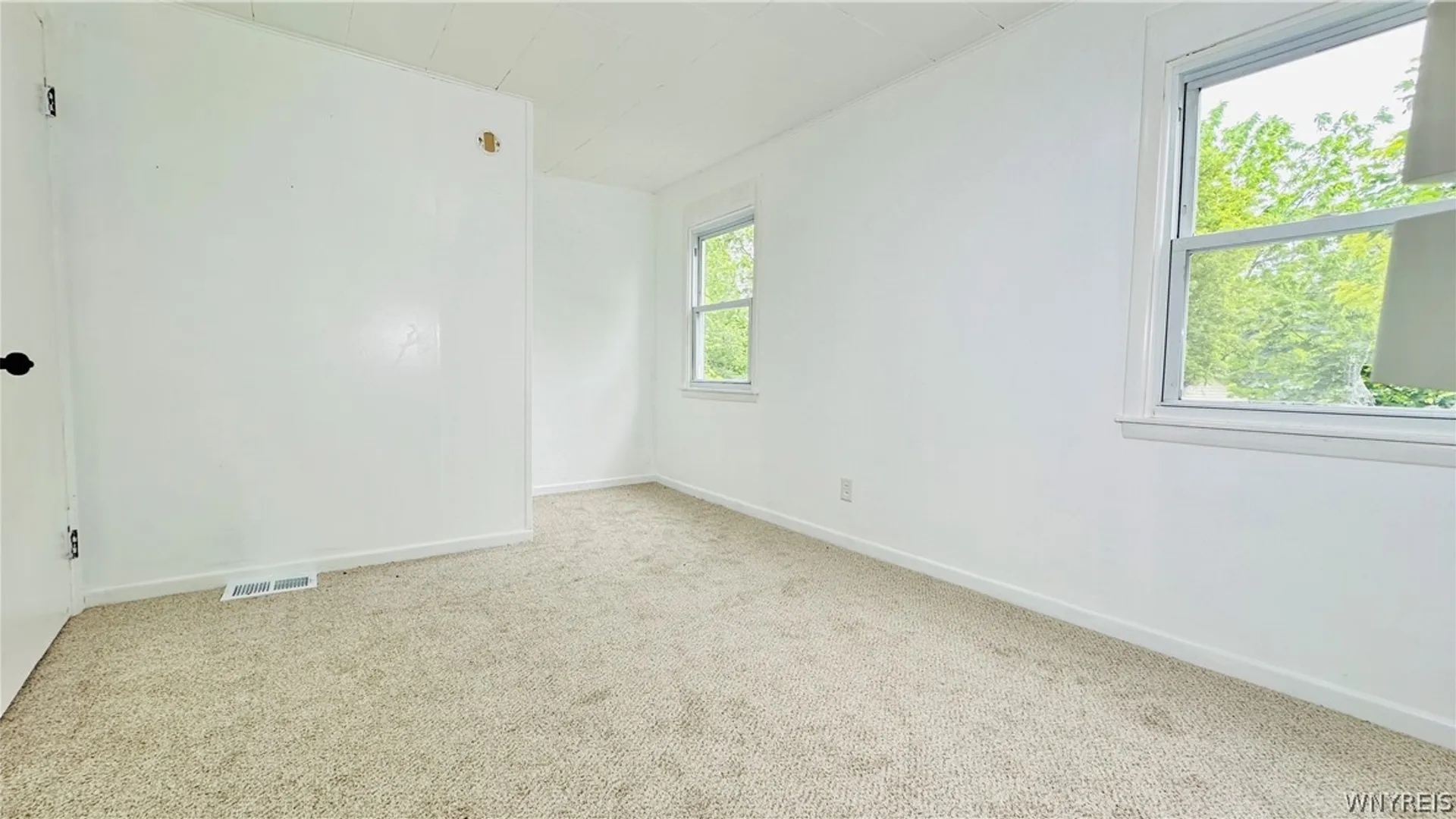 Property at 1326 Garden Avenue, Niagara Falls, NY 14305 27