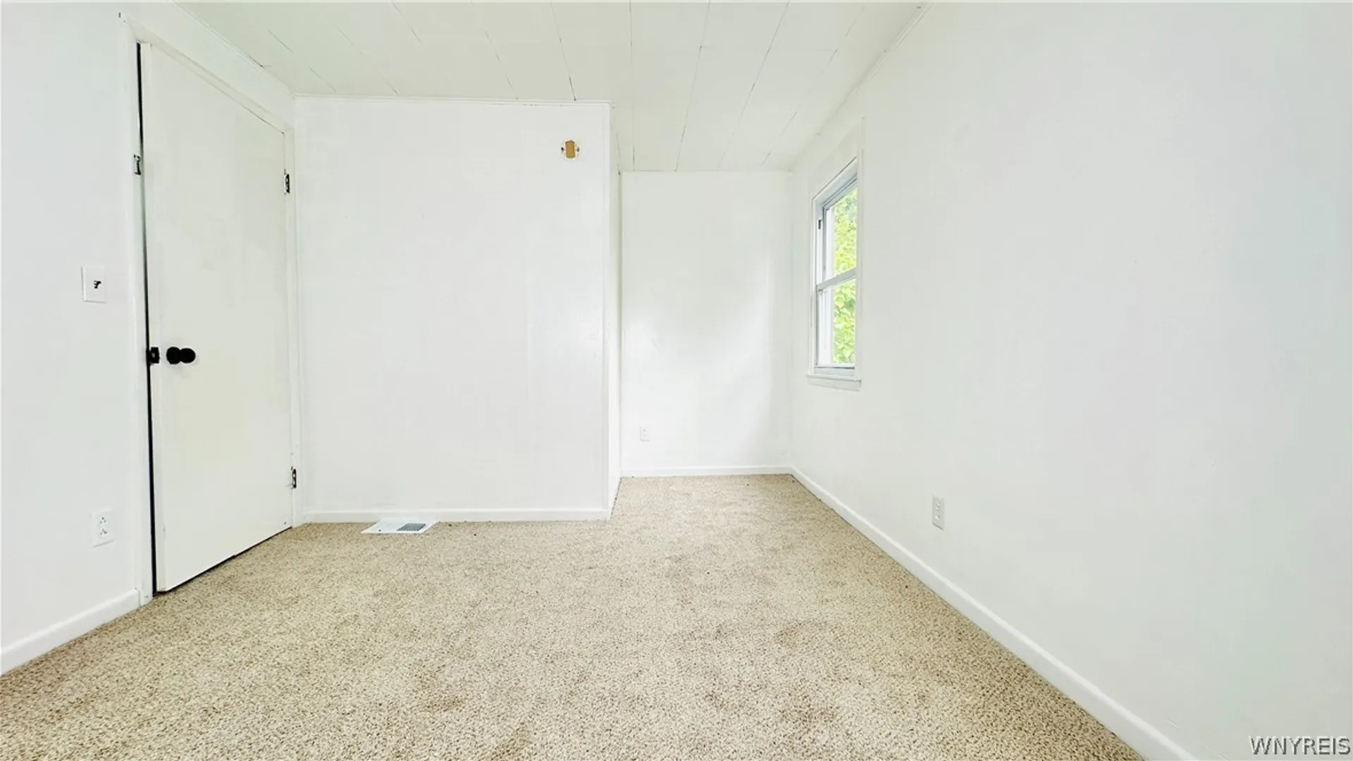 Property at 1326 Garden Avenue, Niagara Falls, NY 14305 29