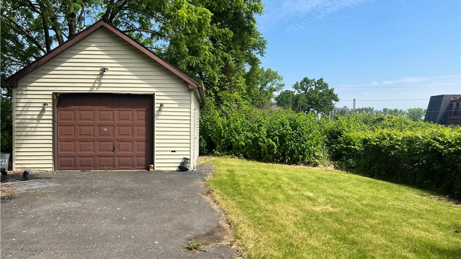 Property at 1326 Garden Avenue, Niagara Falls, NY 14305 3