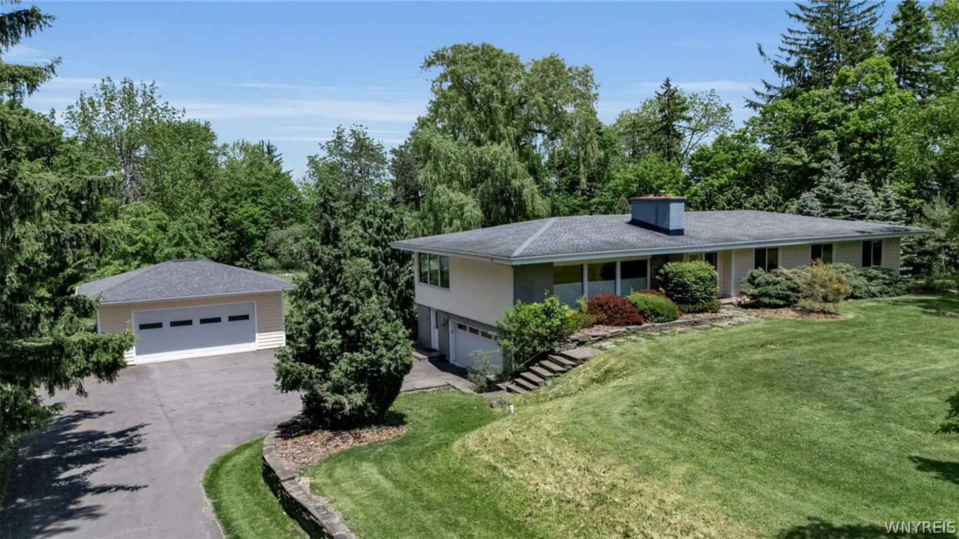 Property at 7932 Quaker Road, Orchard Park, NY 14127 4