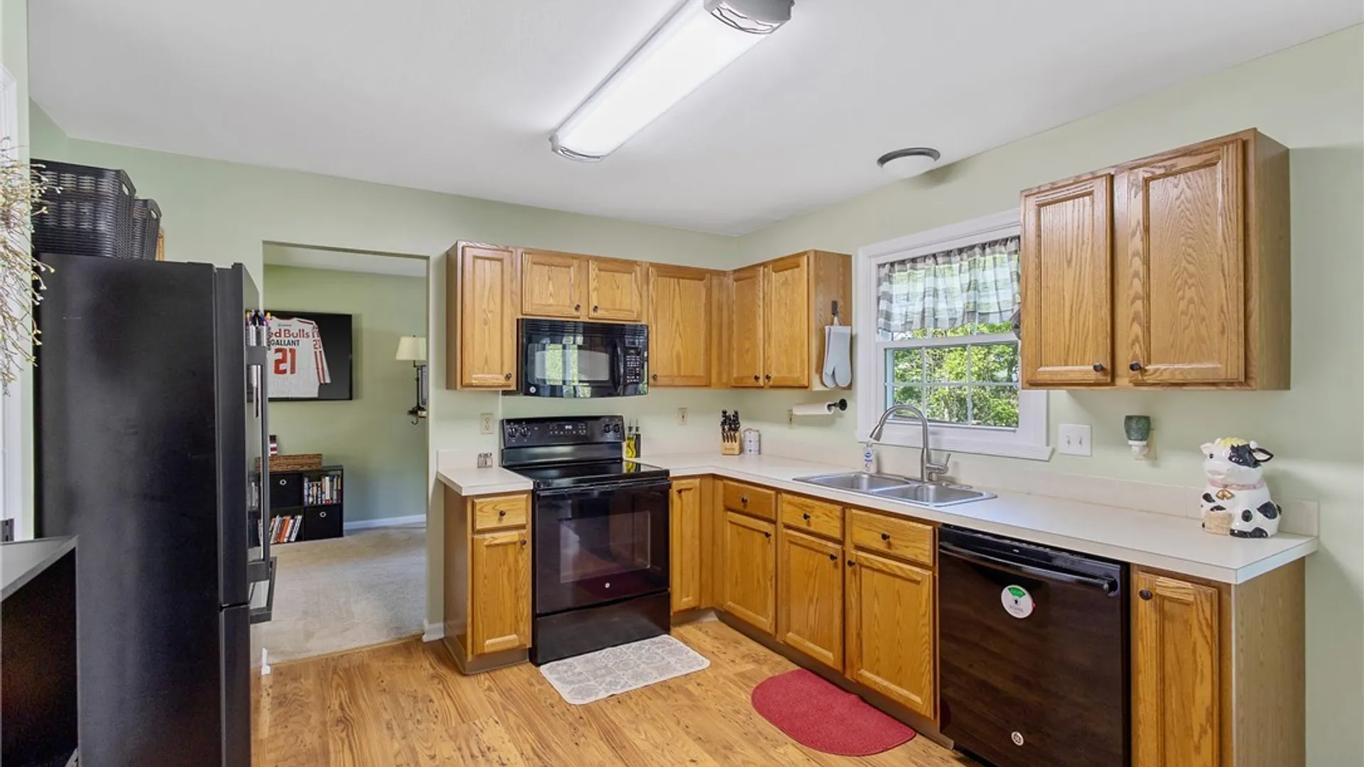 Property at 9539 Glengarriff Drive, Cicero, NY 13029 14