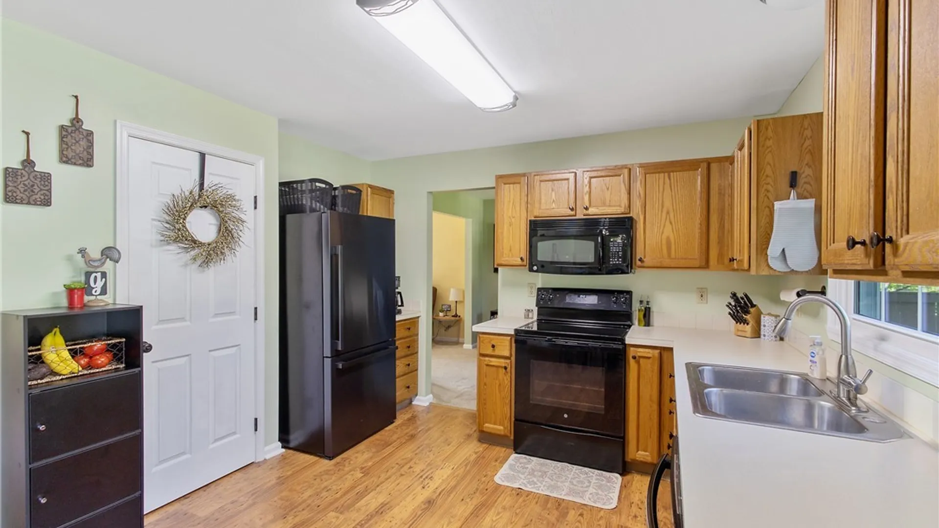 Property at 9539 Glengarriff Drive, Cicero, NY 13029 15