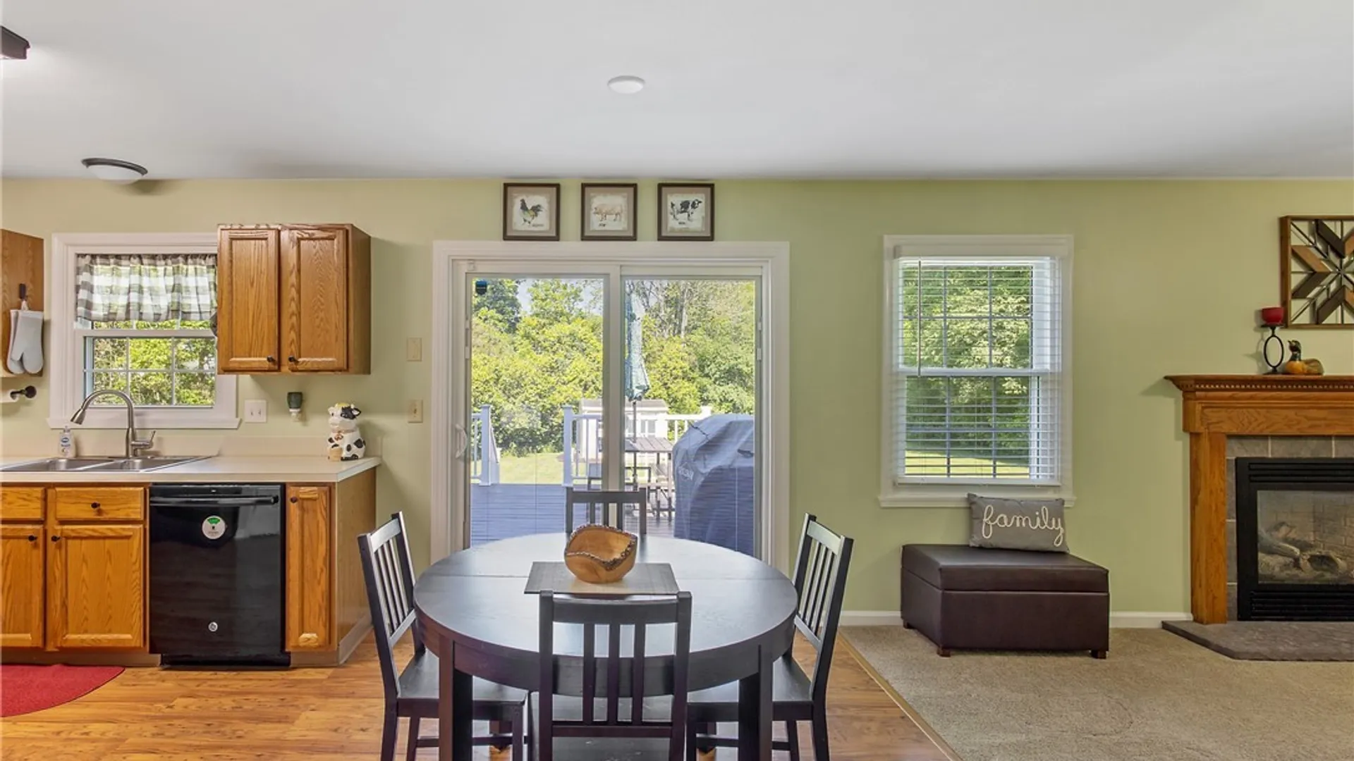 Property at 9539 Glengarriff Drive, Cicero, NY 13029 17