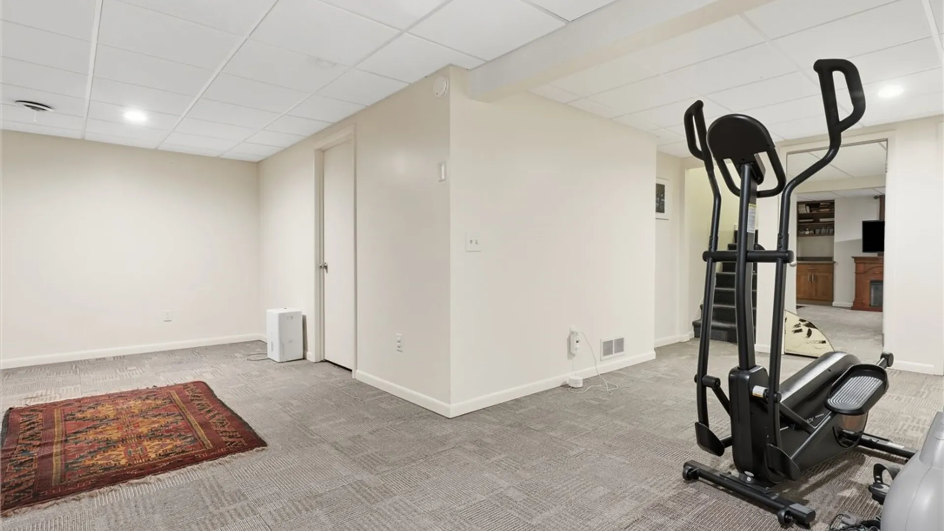 Property at 39 Menlo Pl, Rochester, NY 14620 15