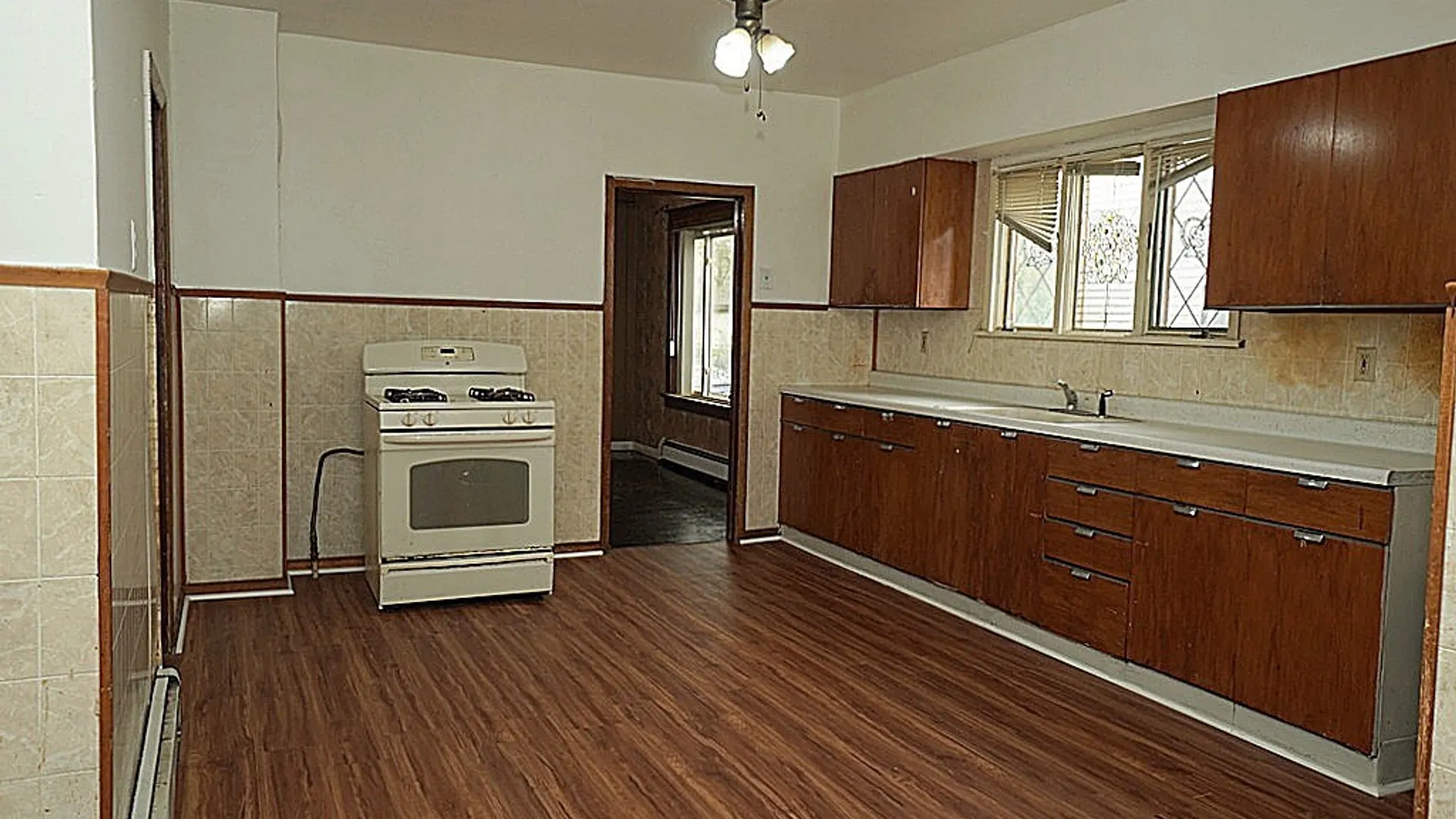 Property at 667 Fulton Street, Buffalo, NY 14210 9