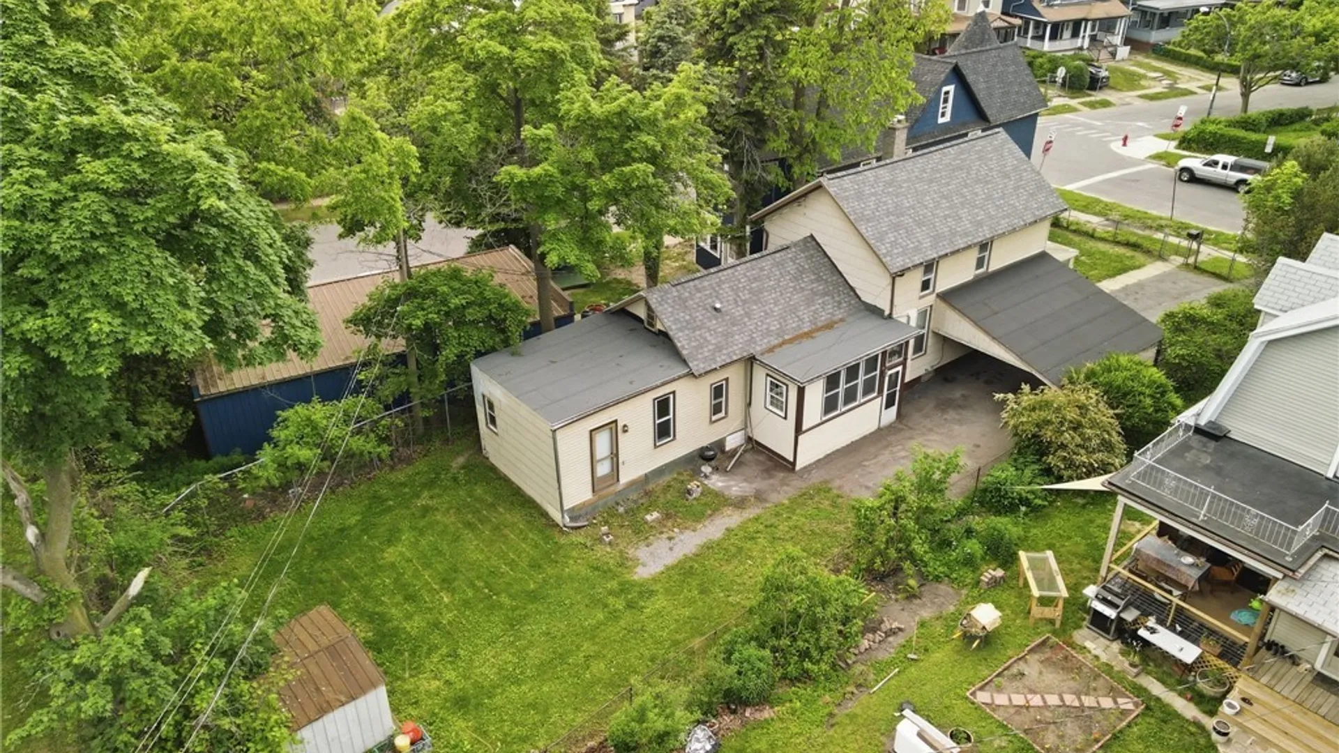 Property at 66 W Balcom Street, Buffalo, NY 14209 36