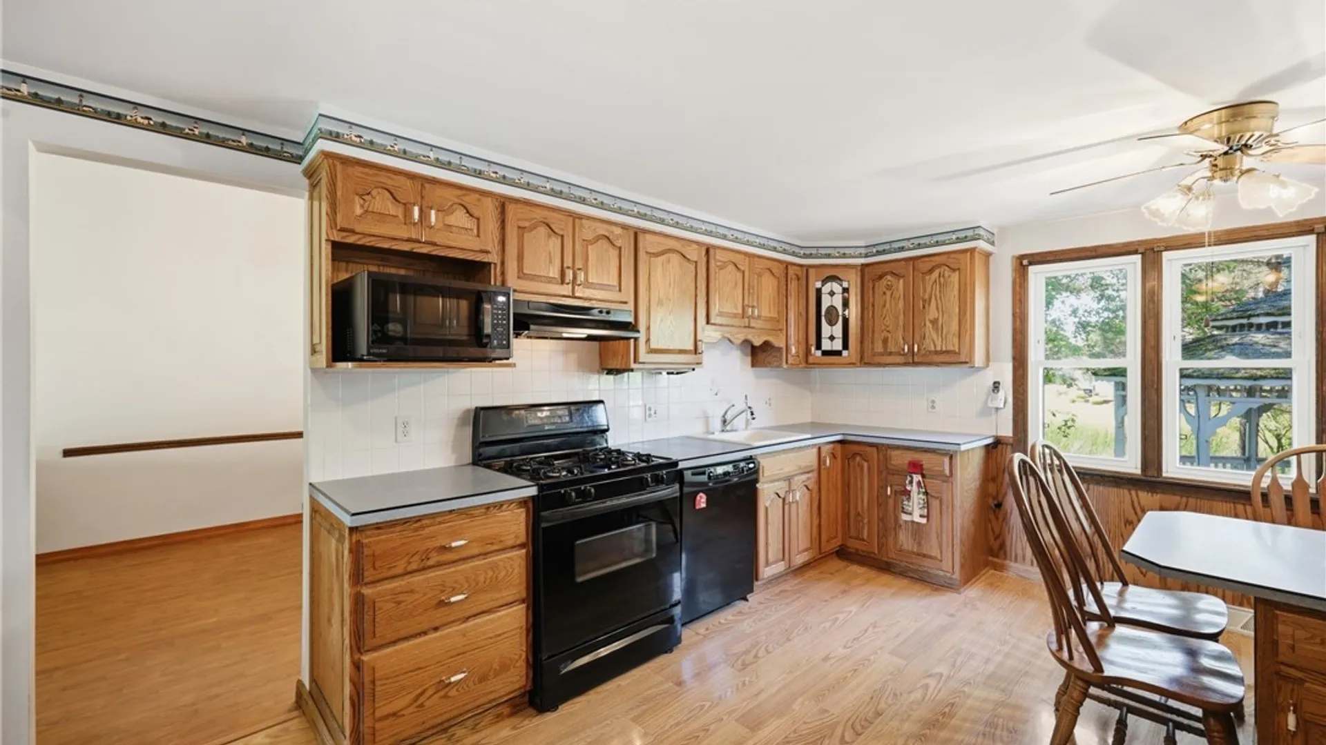 Property at 44 Queens Drive, Grand Island, NY 14072 11