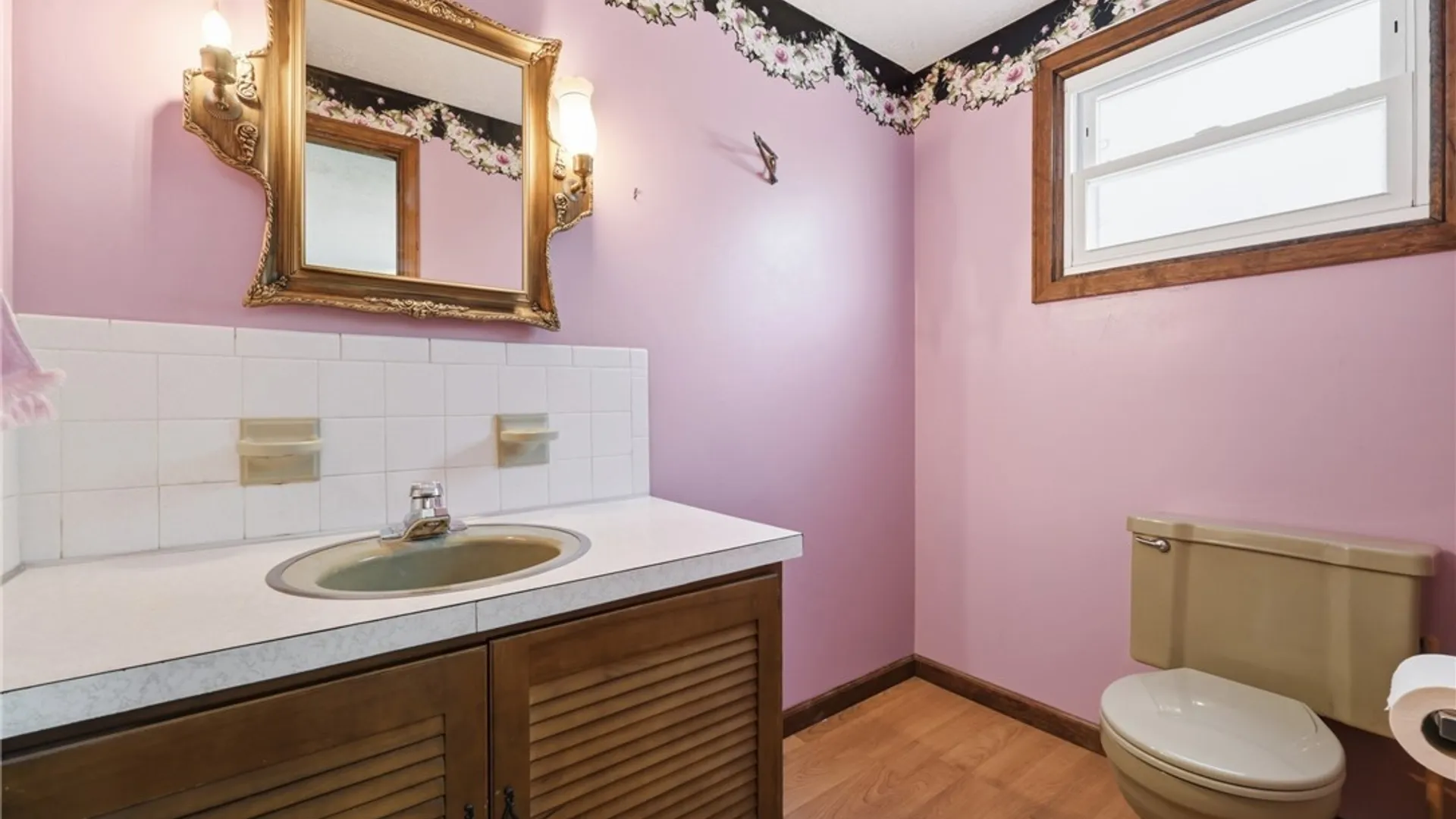 Property at 44 Queens Drive, Grand Island, NY 14072 15