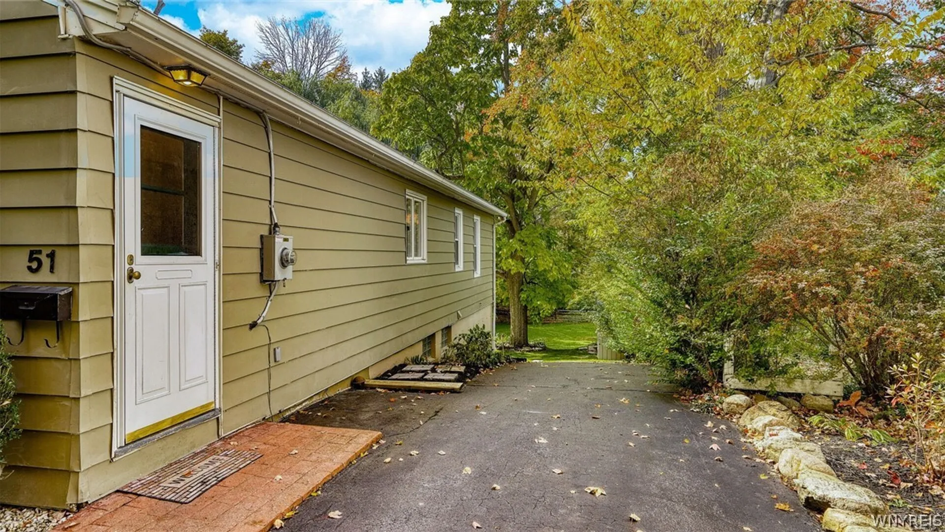 Property at 51 Larned Lane, Orchard Park, NY 14127 4
