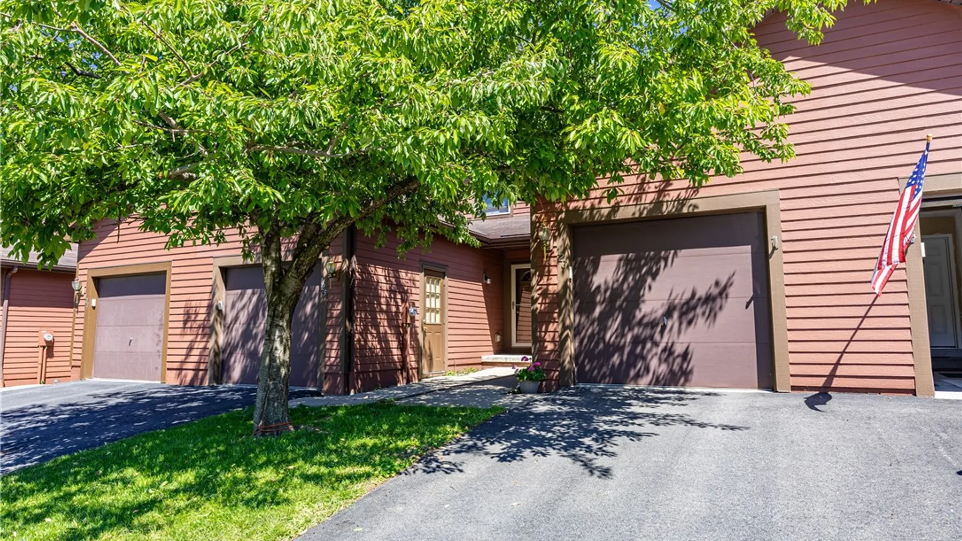 Property at 123 Broxbourne Drive, Perinton, NY 14450 4