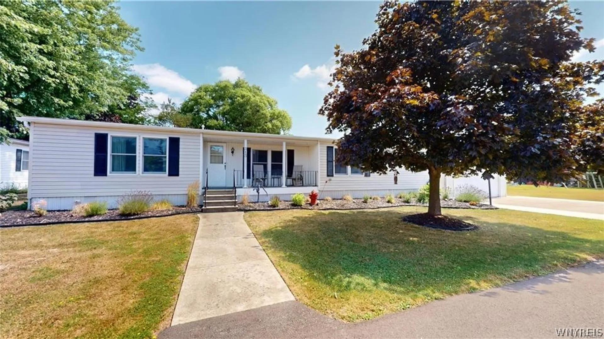 Property at 313 Applewood Drive, Lockport Town, NY 14094 2
