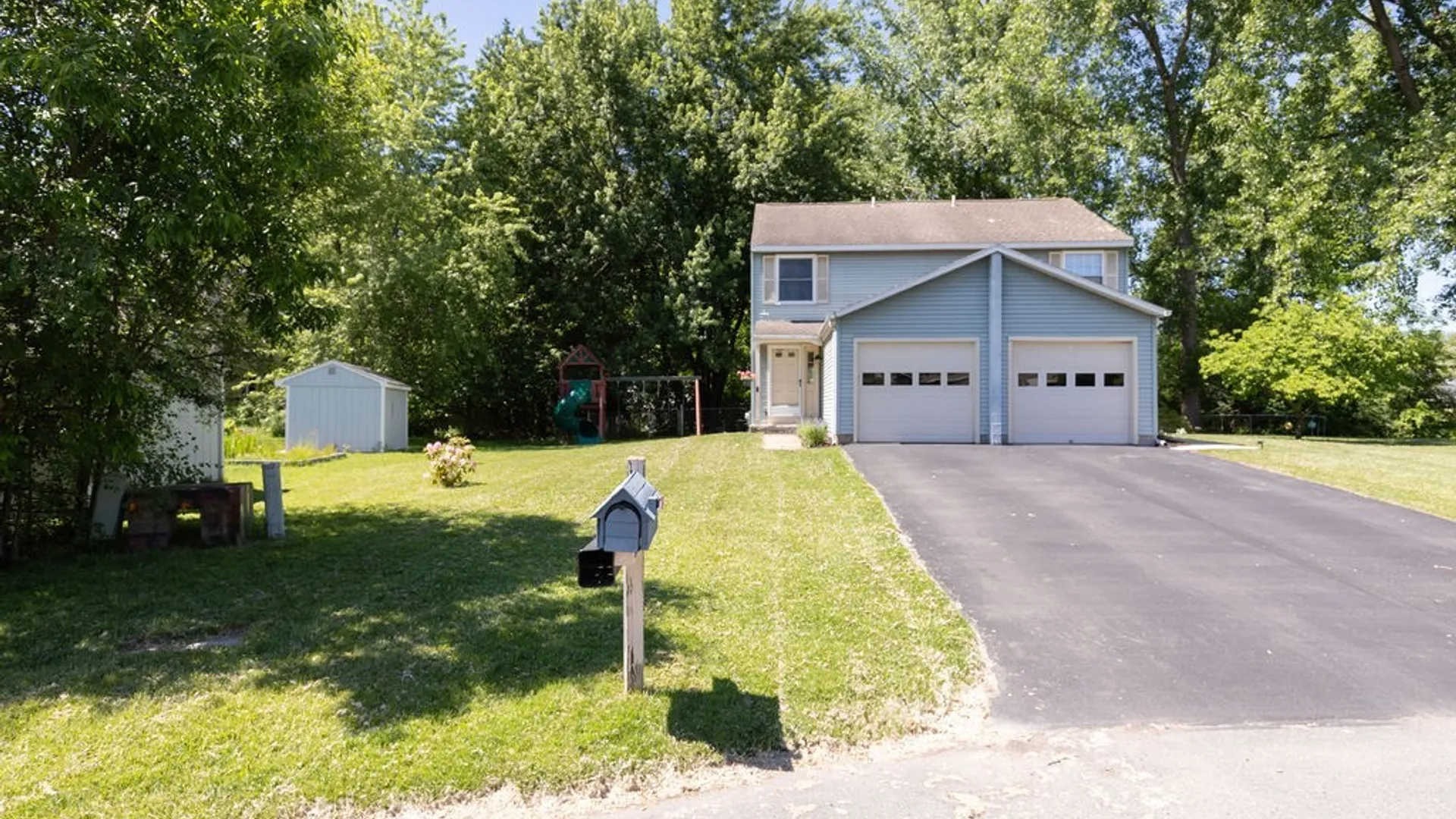 Property at 7091 Ourteds Circle, Clay, NY 13090 19