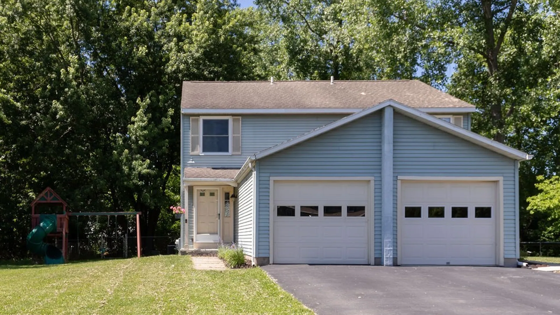 Property at 7091 Ourteds Circle, Clay, NY 13090 21