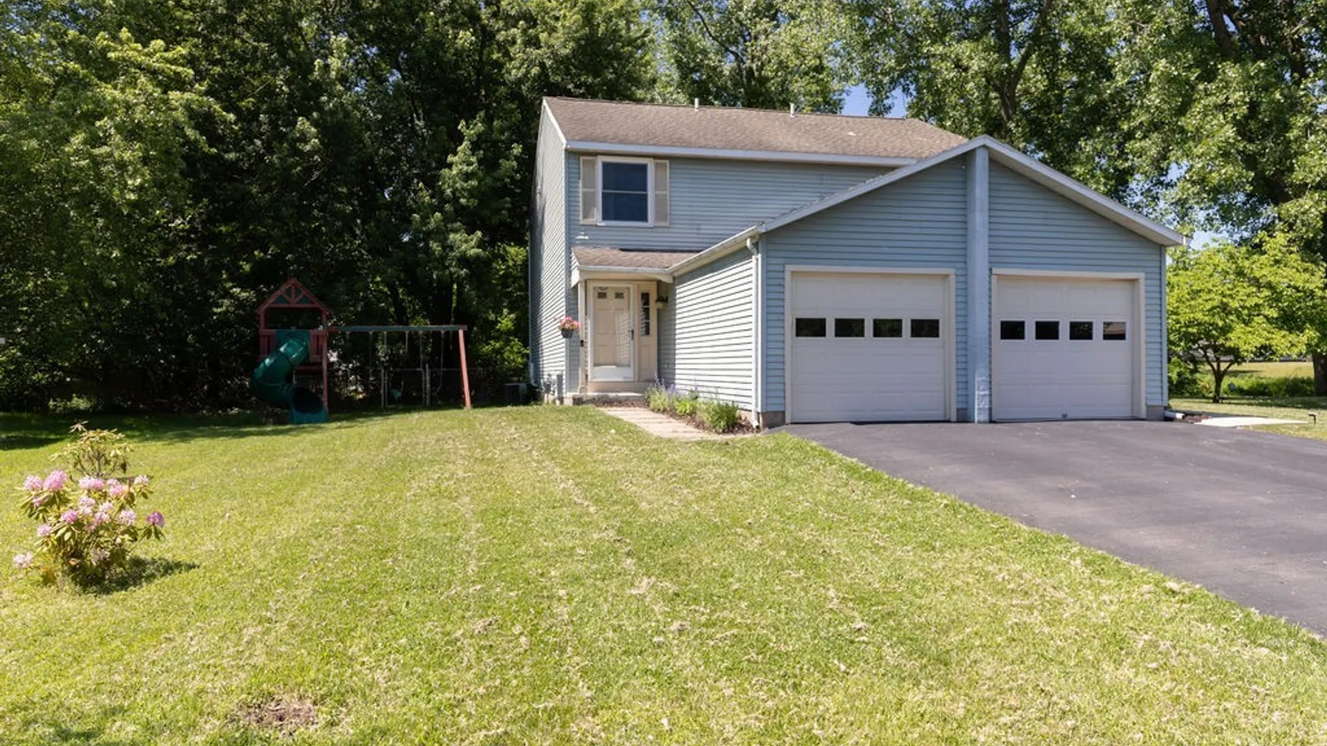 Property at 7091 Ourteds Circle, Clay, NY 13090 22
