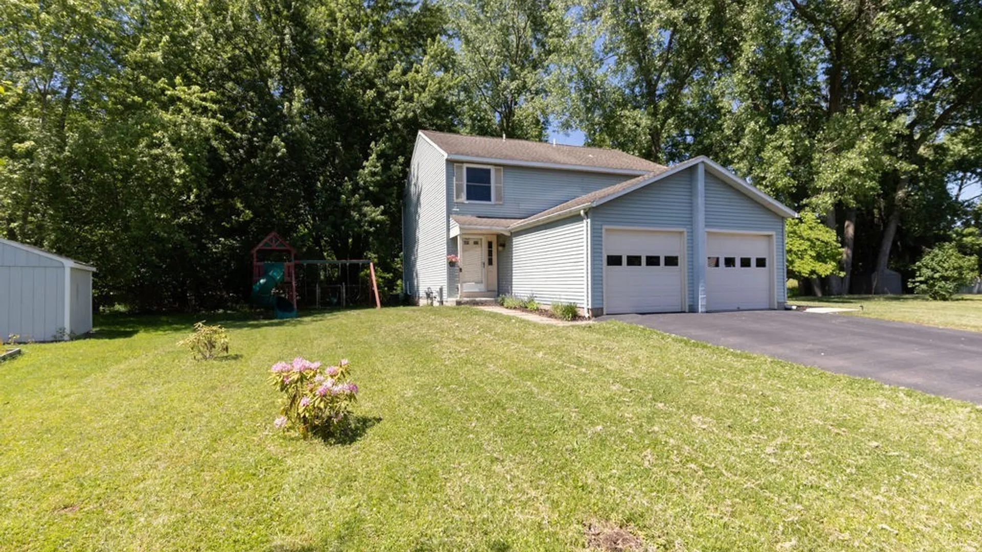 Property at 7091 Ourteds Circle, Clay, NY 13090 23