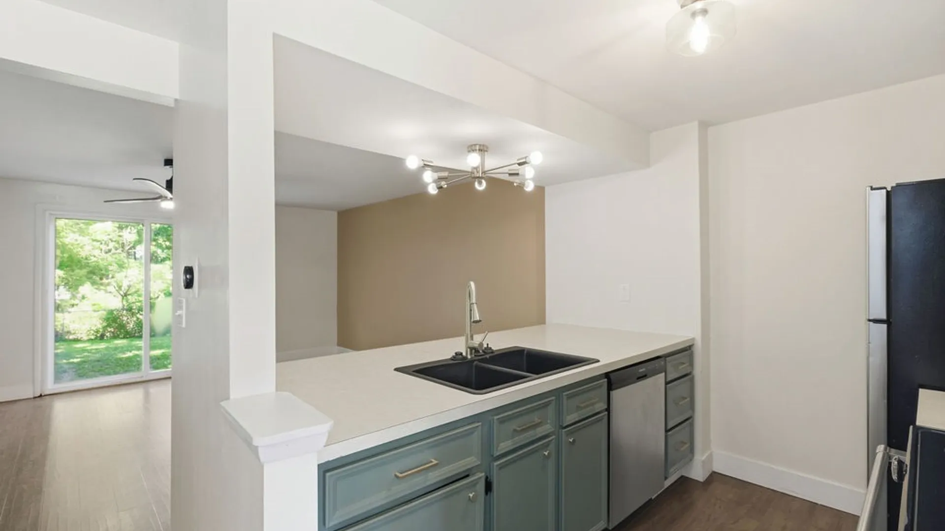 Property at 7091 Ourteds Circle, Clay, NY 13090 5
