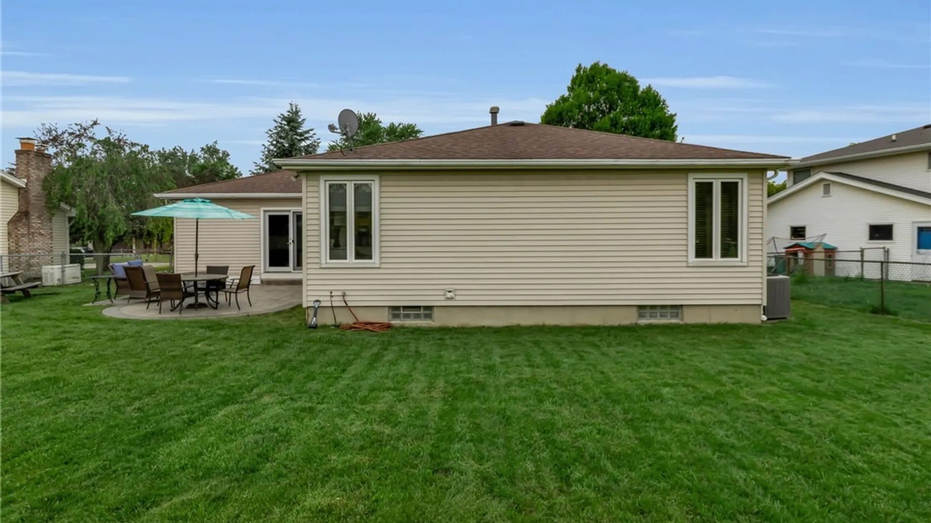 Property at 68 Beaumont Drive, Amherst, NY 14228 6