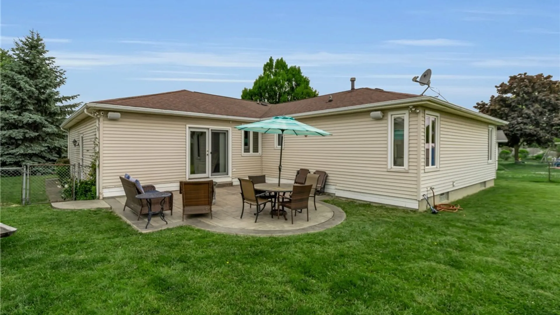 Property at 68 Beaumont Drive, Amherst, NY 14228 7