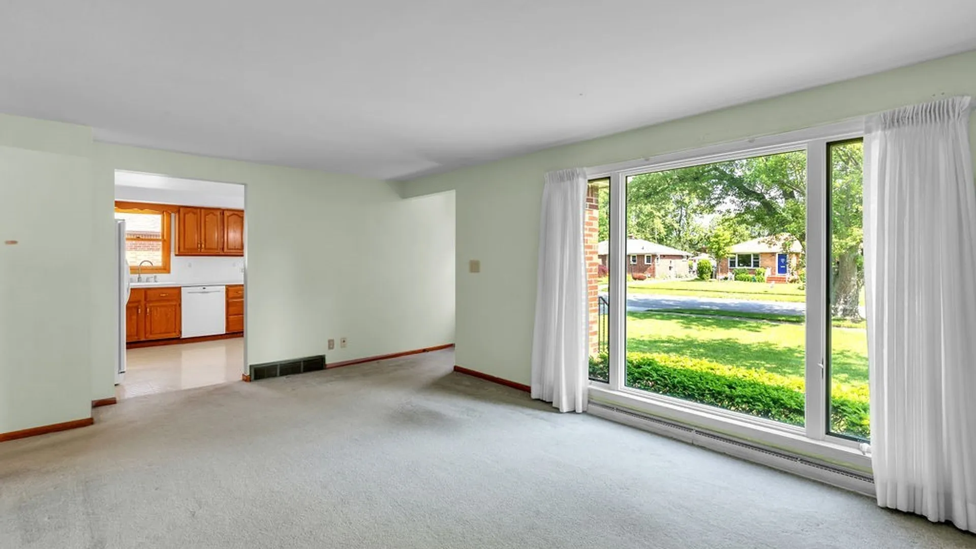 Property at 185 Siegfried Drive, Amherst, NY 14221 3