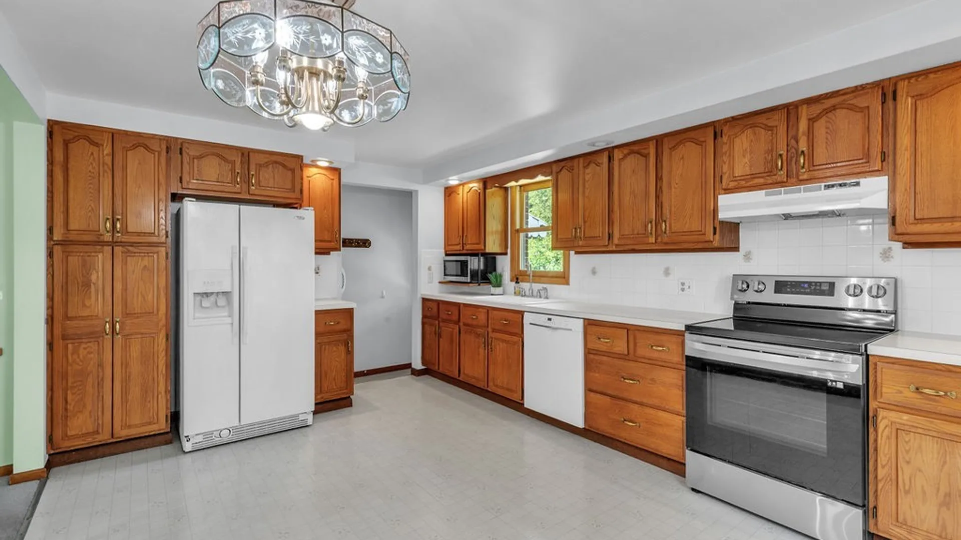 Property at 185 Siegfried Drive, Amherst, NY 14221 6