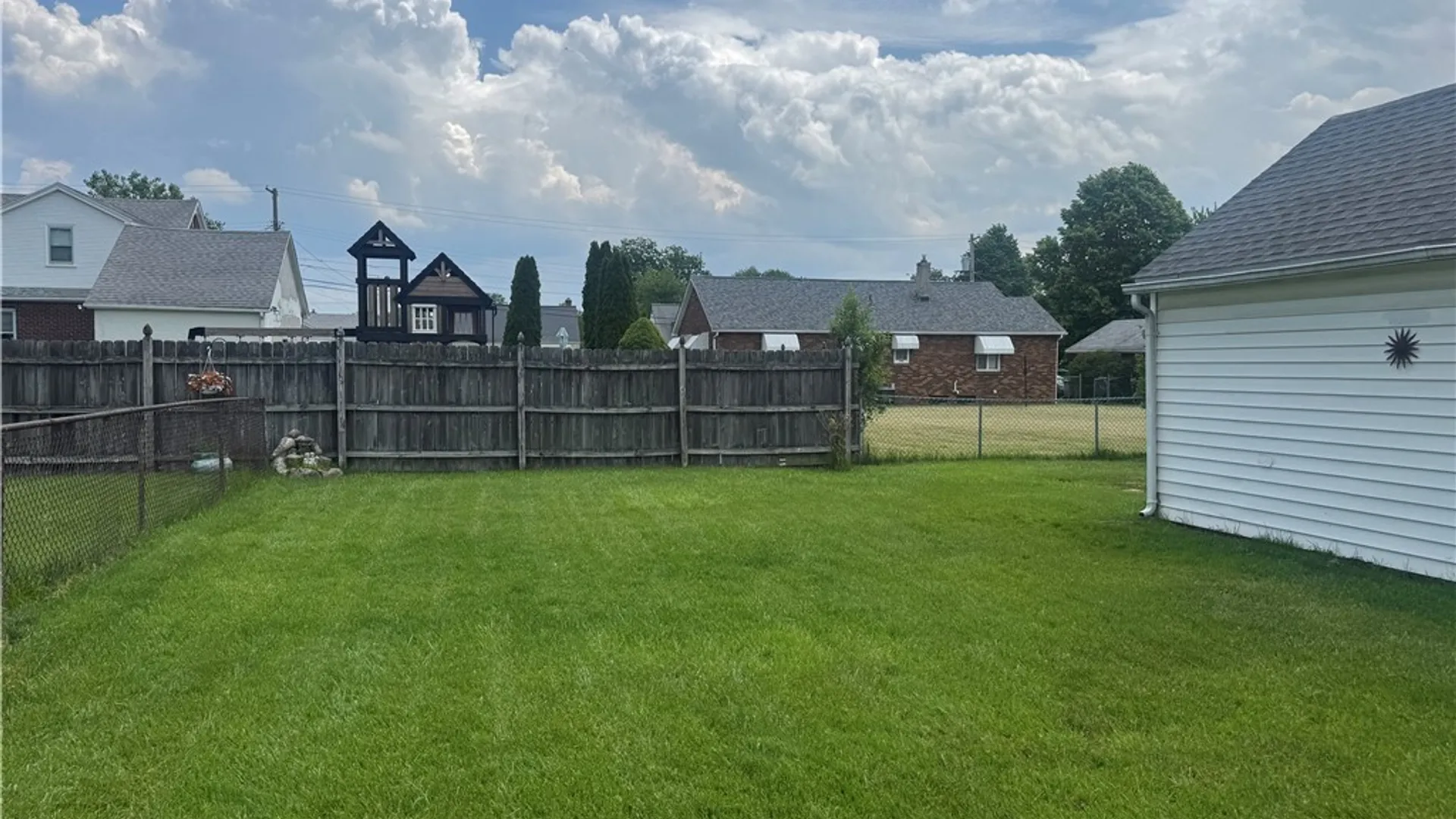 Property at 195 Aris Avenue, Cheektowaga, NY 14206 5