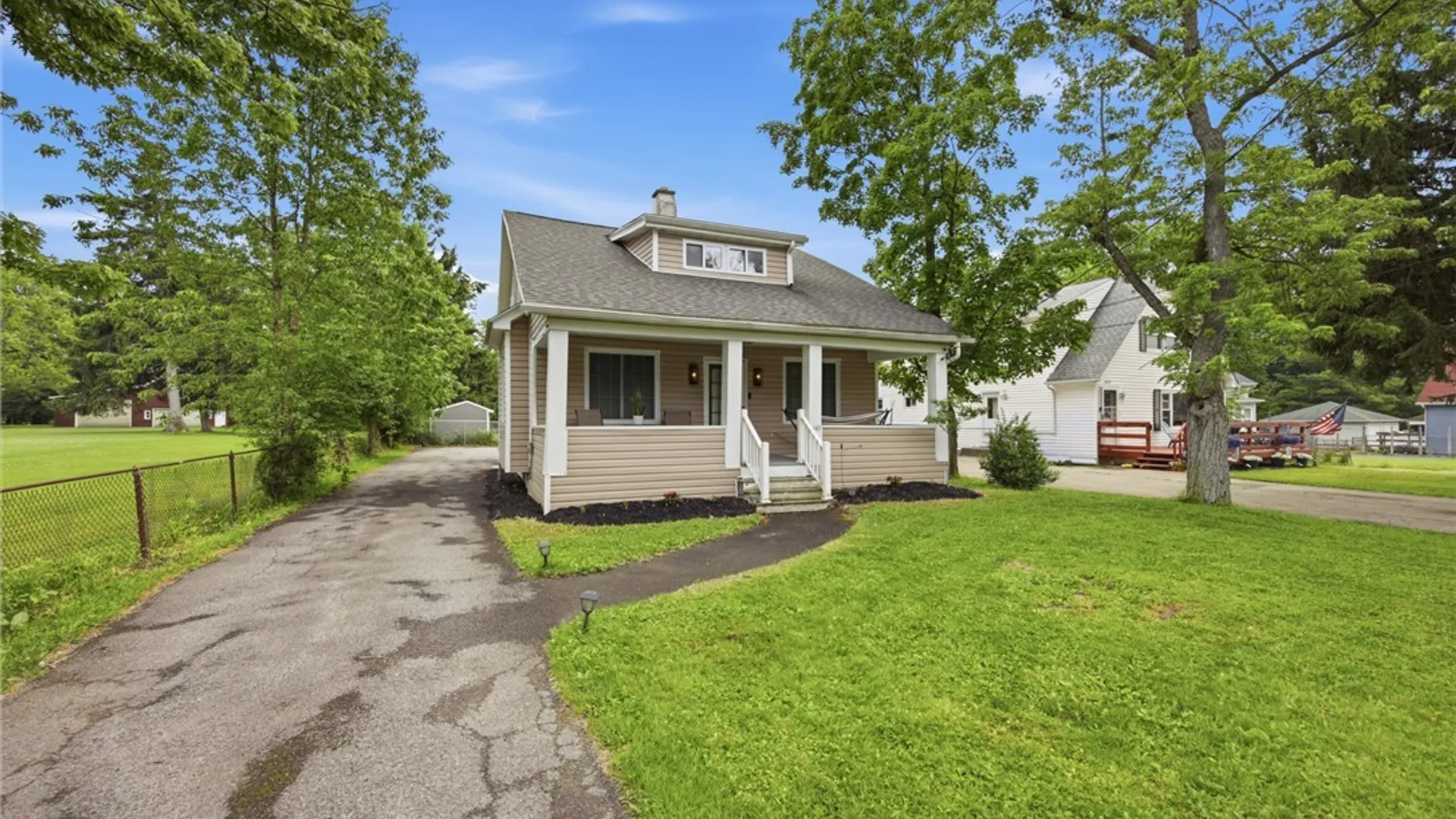 Property at 4649 Seneca Street, West Seneca, NY 14224 3