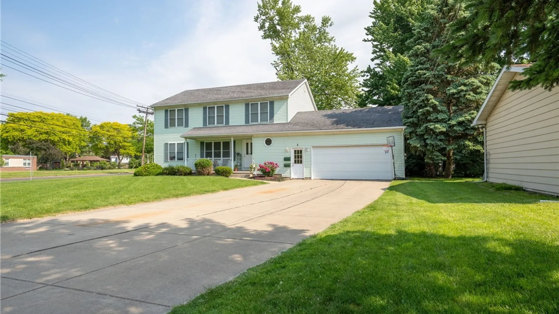 Property at 3 Greenwood Circle, North Tonawanda, NY 14120 2