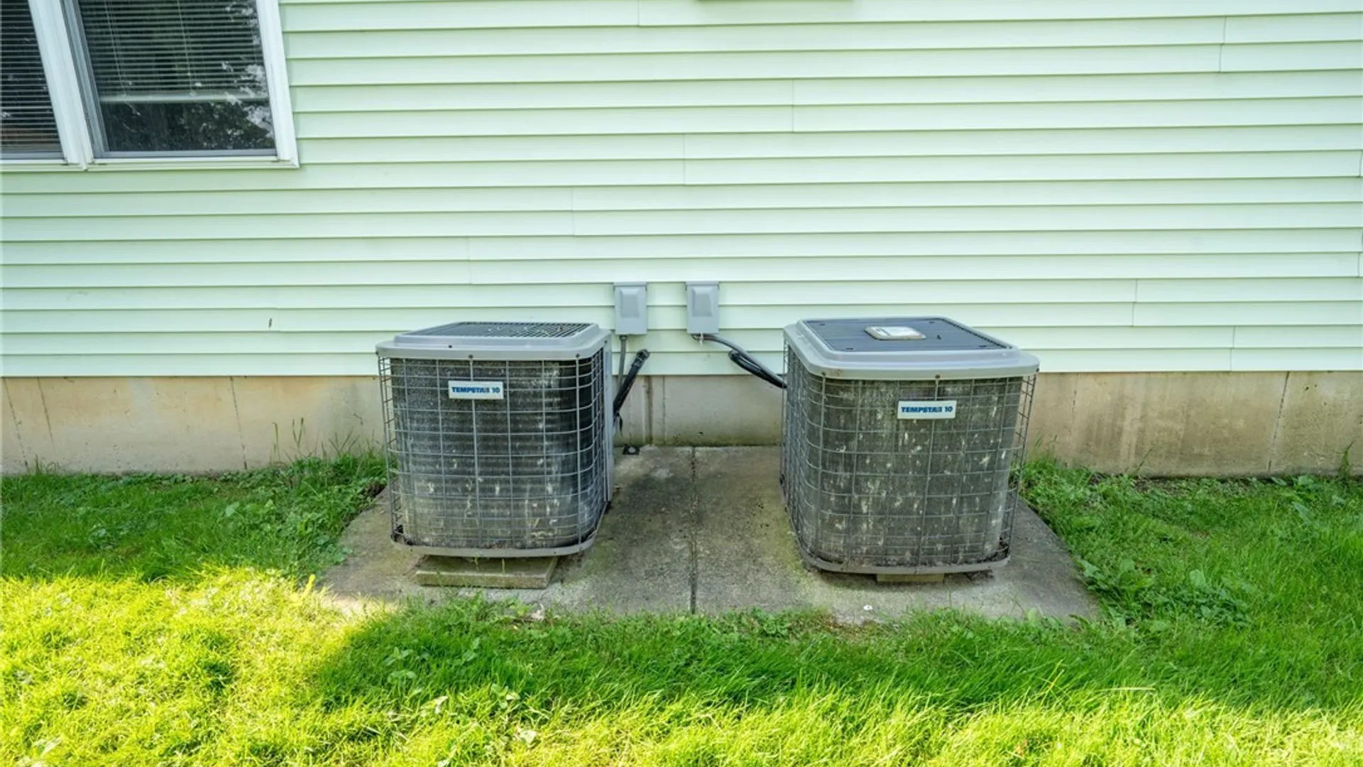 Property at 3 Greenwood Circle, North Tonawanda, NY 14120 34