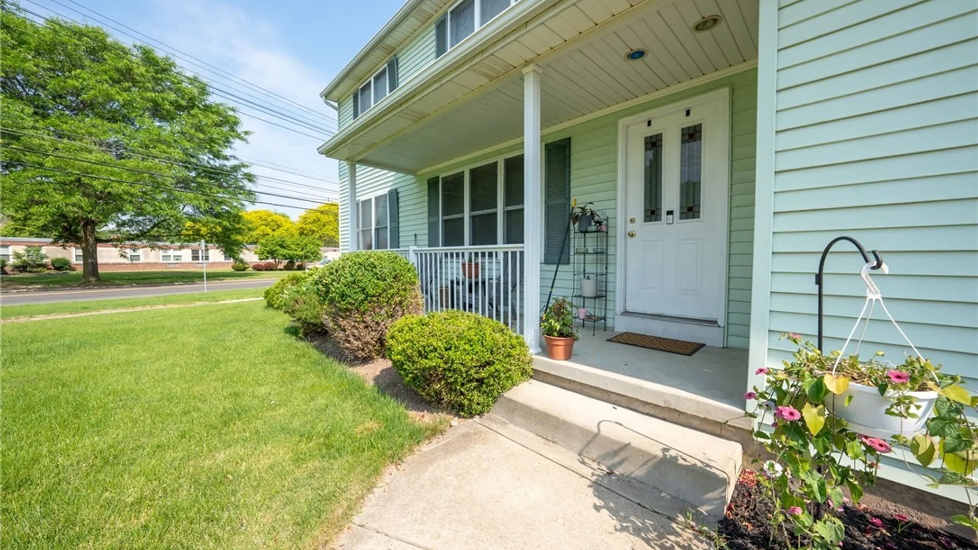 Property at 3 Greenwood Circle, North Tonawanda, NY 14120 4