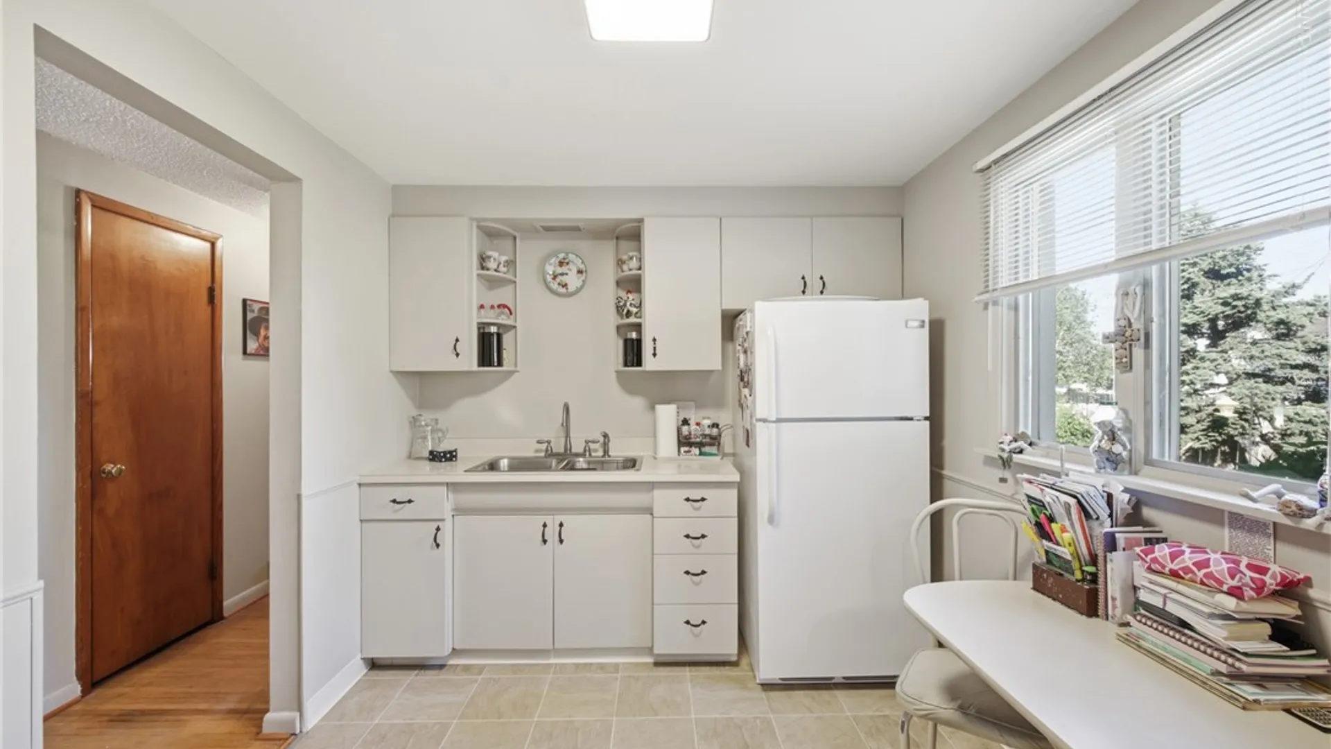 Property at 814 George Urban Boulevard, Cheektowaga, NY 14225 10