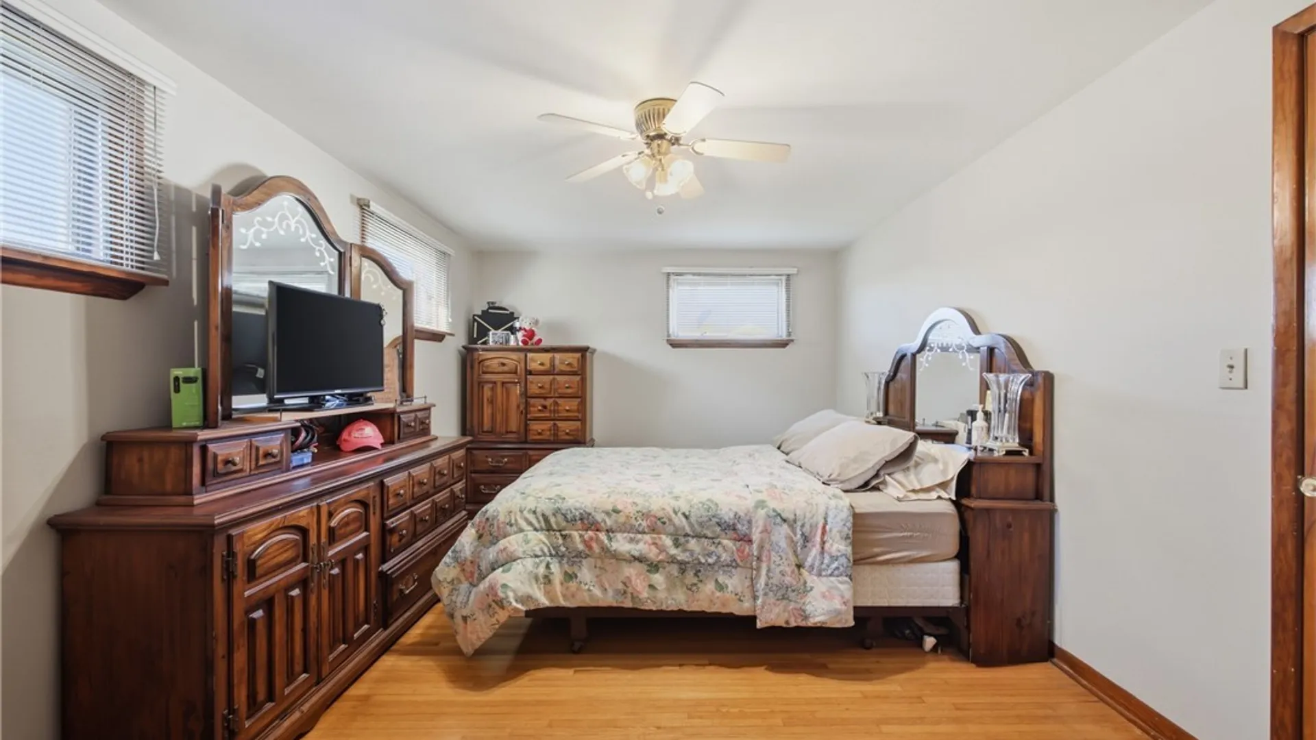 Property at 814 George Urban Boulevard, Cheektowaga, NY 14225 13