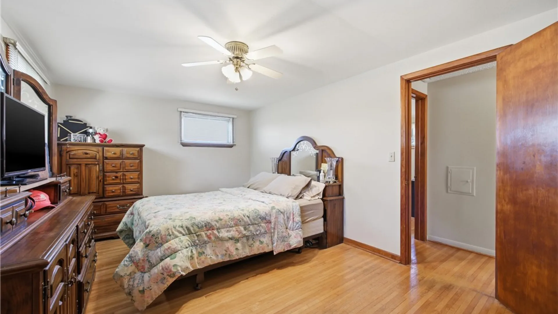 Property at 814 George Urban Boulevard, Cheektowaga, NY 14225 14