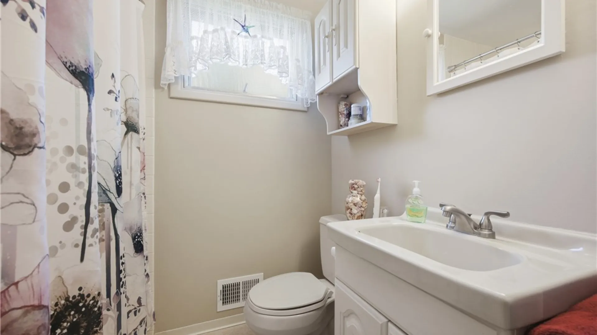Property at 814 George Urban Boulevard, Cheektowaga, NY 14225 21